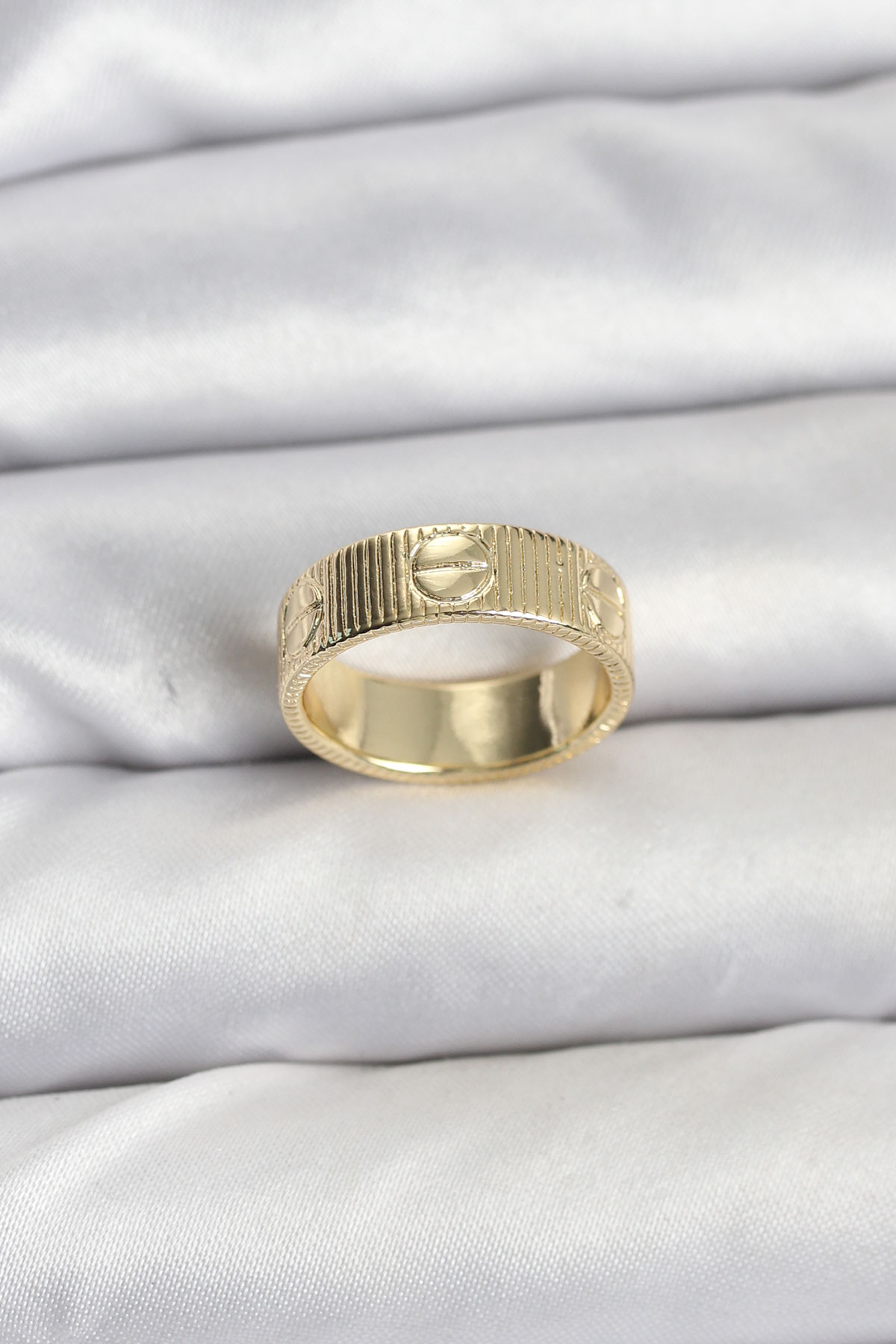 Gold Renk Model Kadın Yüzük - Lisinya