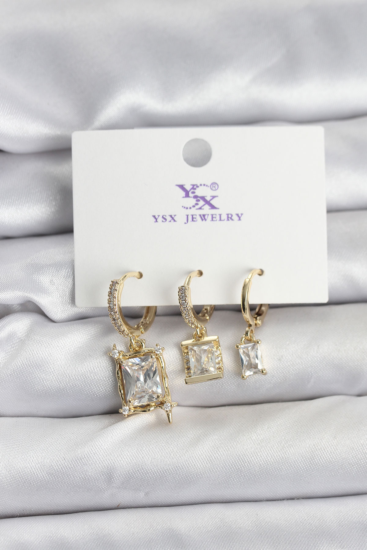 Gold Renk Zirkon Taşlı Kadın Küpe - Lisinya