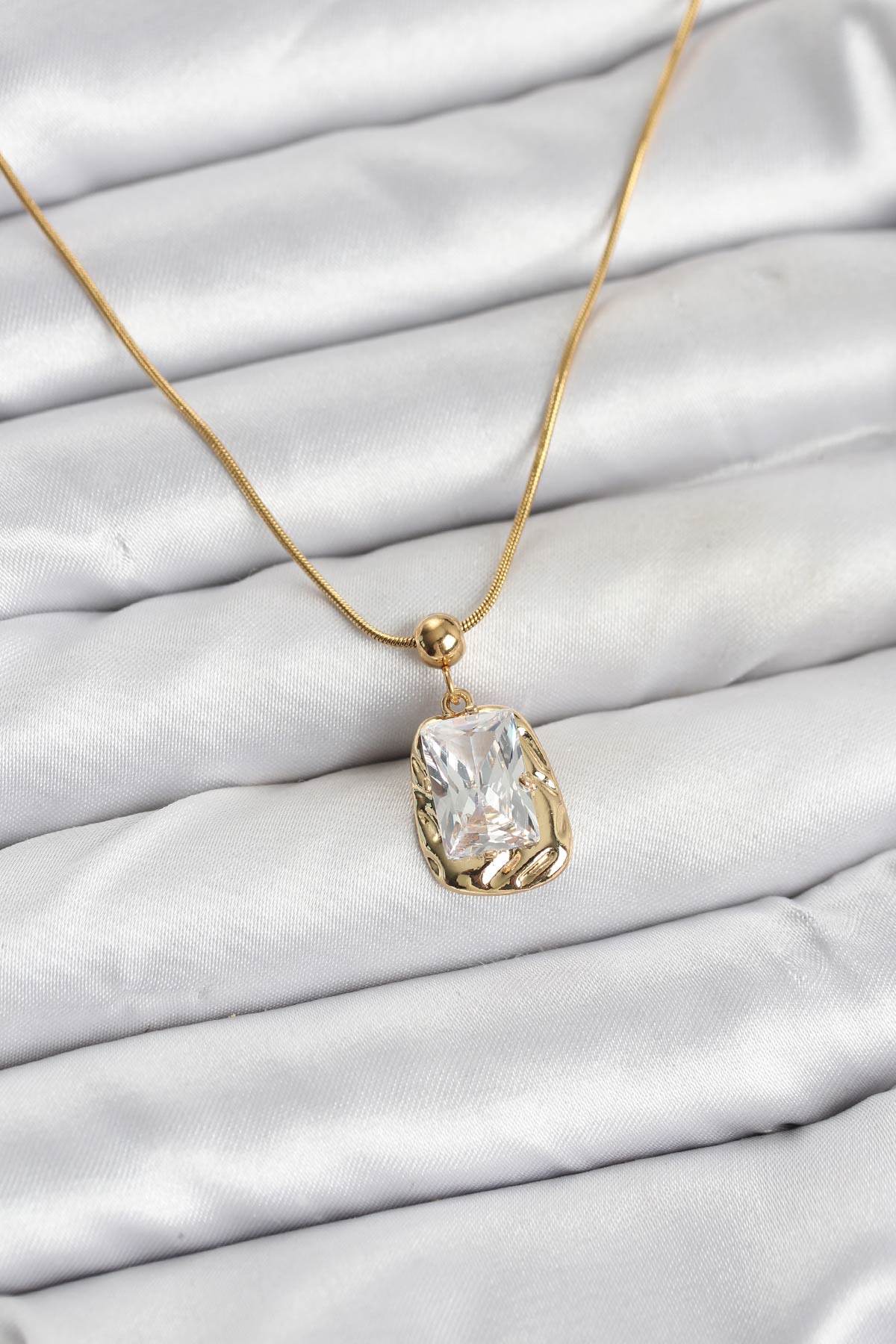 316L Çelik Zincir Gold Renk Zirkon Taşlı Kadın Kolye - Lisinya