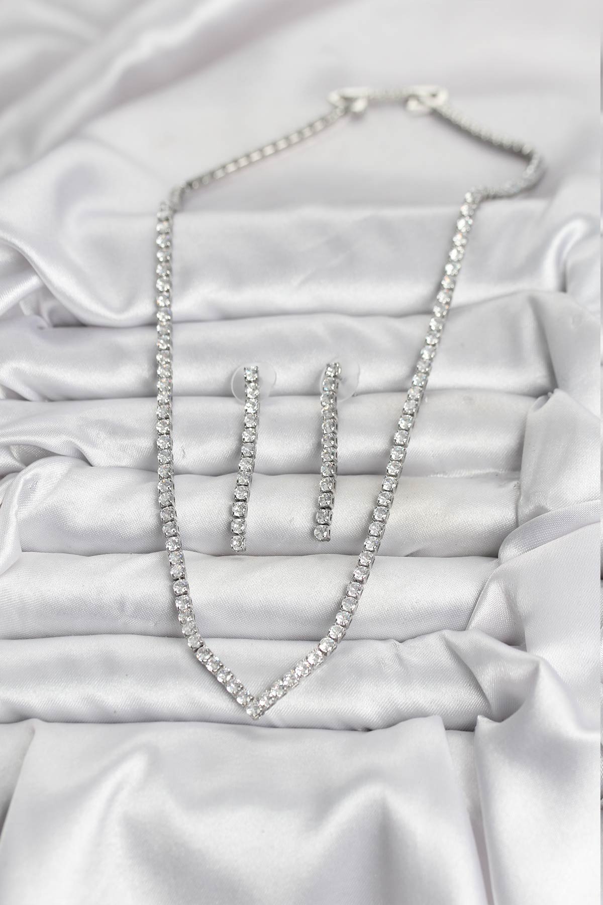 Gümüş Renk Zirkon Taşlı Kadın Kolye Küpe Seti - Lisinya