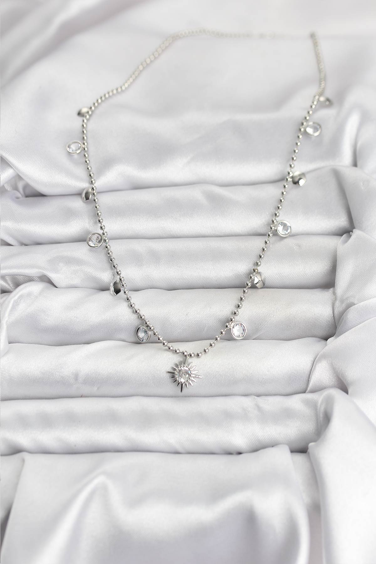 Zirkon Taşlı Kutup Yıldızı Model Pirinç Gümüş Renk Kadın Kolye - Lisinya