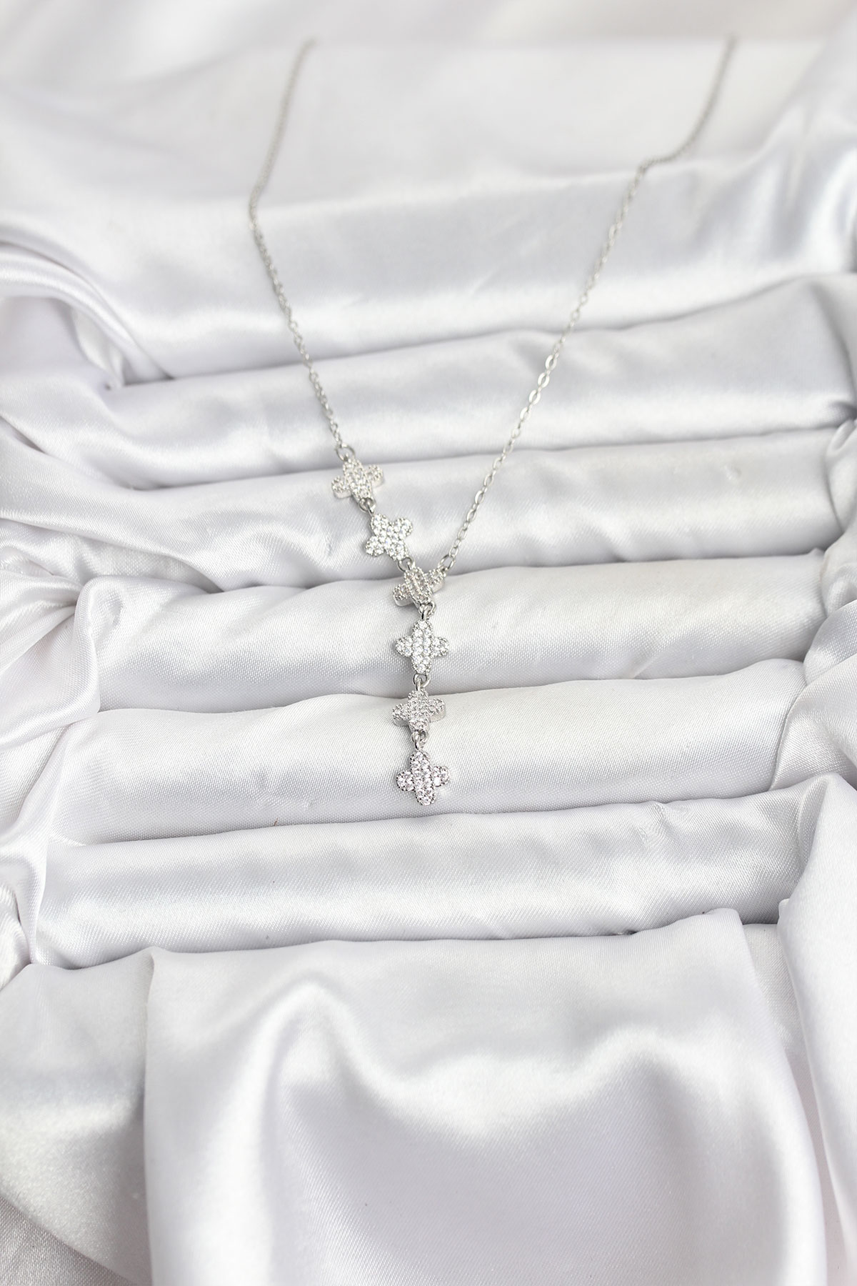 316L Çelik Zincir Gümüş Renk Yonca Model Kadın Kolye - Lisinya