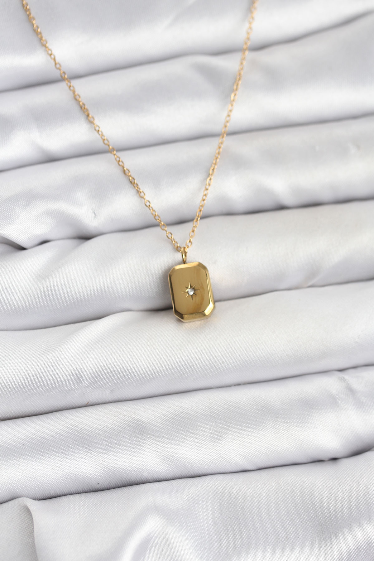 316L Çelik Zincir Gold Renk Minimal Kutup Yıldızı Model Kadın Kolye - Lisinya