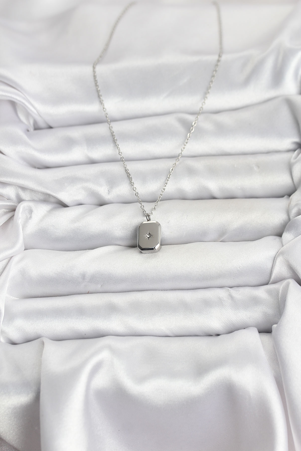 316L Çelik Zincir Gümüş Renk Minimal Kutup Yıldızı Model Kadın Kolye - Lisinya 316L Çelik Zincir Gümüş Renk Minimal Kutup Yıldızı Model Kadın Kolye - Lisinya