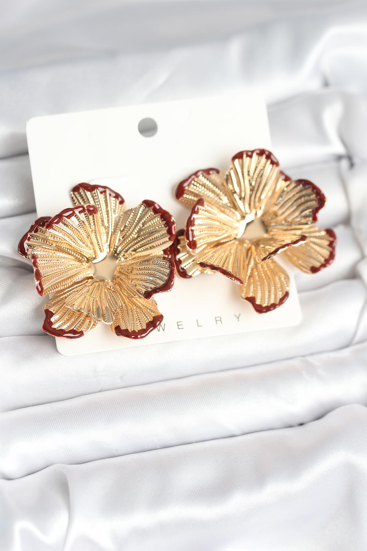 Pirinç Gold Renk Bordo Renk Detaylı Lotus Kadın Küpe - Lisinya