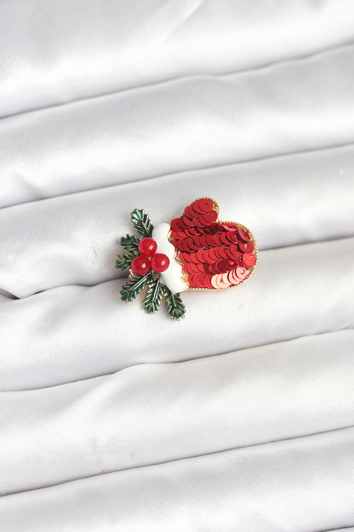 Kırmızı Model Yılbaşı Temalı Broş - Lisinya