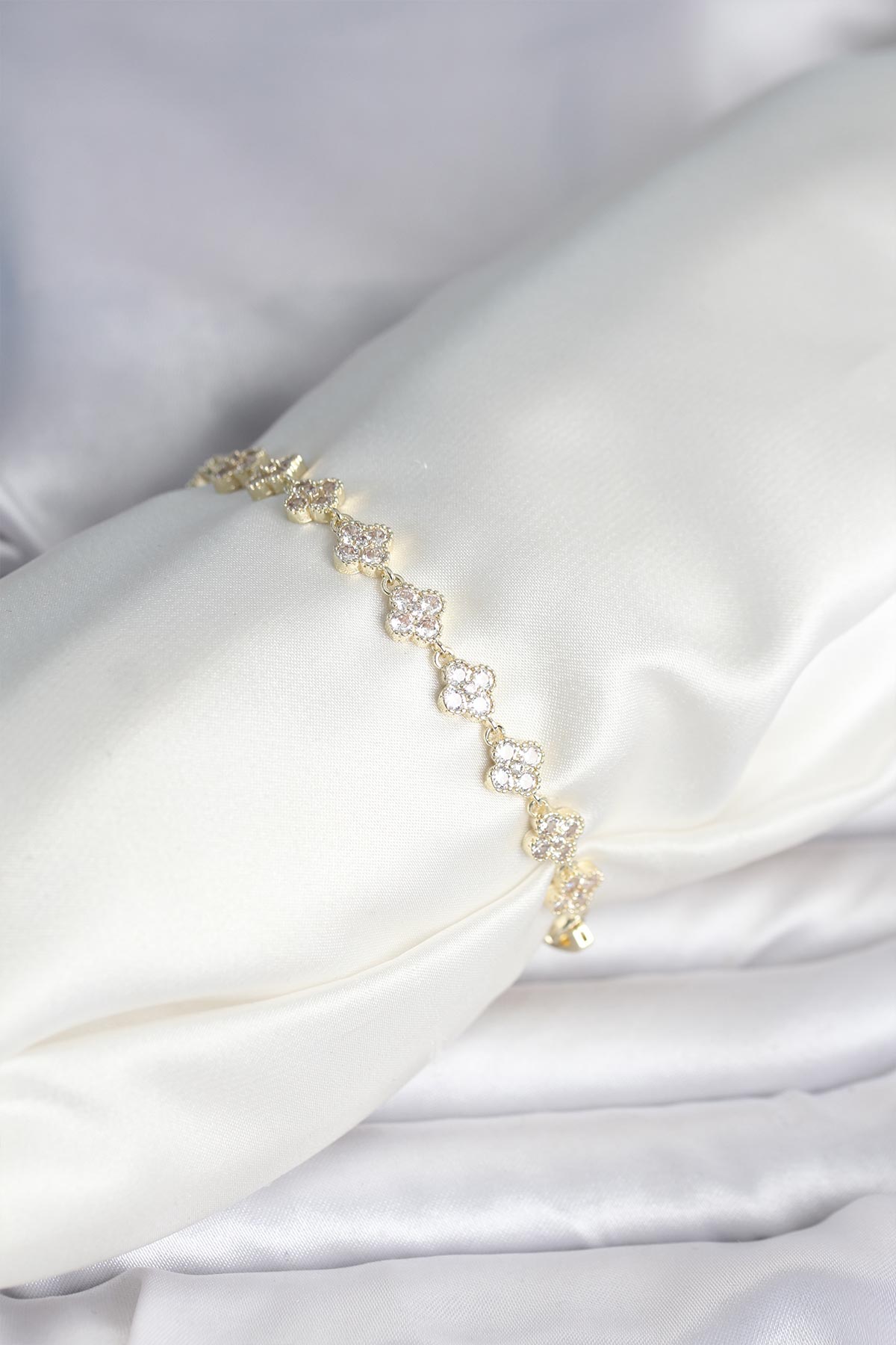 Zirkon Taşlı Pirinç Yonca Model Bileklik - Lisinya