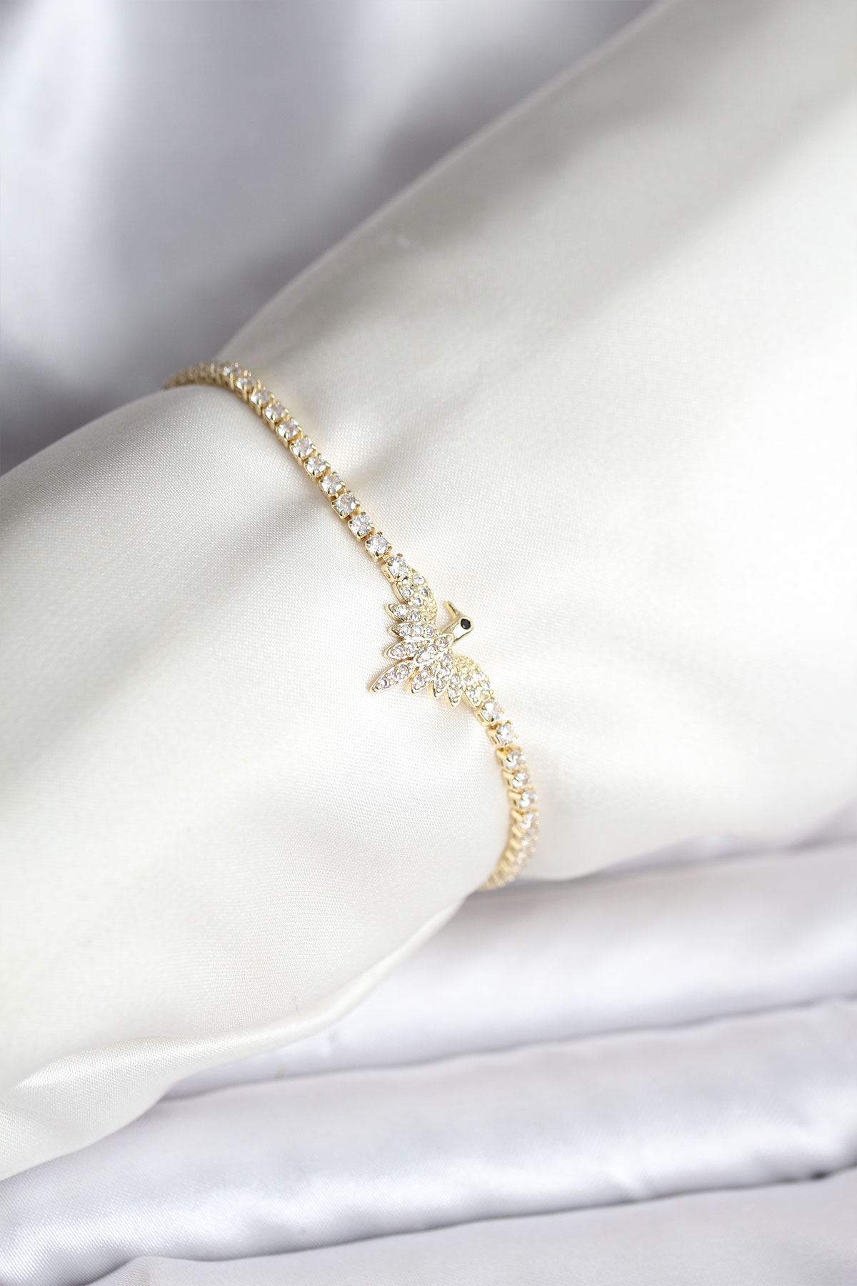 Anka Kuşu Model Zirkon Taşlı Gold Renk Pirinç Su Yolu Kadın Bileklik - Lisinya Anka Kuşu Model Zirkon Taşlı Gold Renk Pirinç Su Yolu Kadın Bileklik - Lisinya