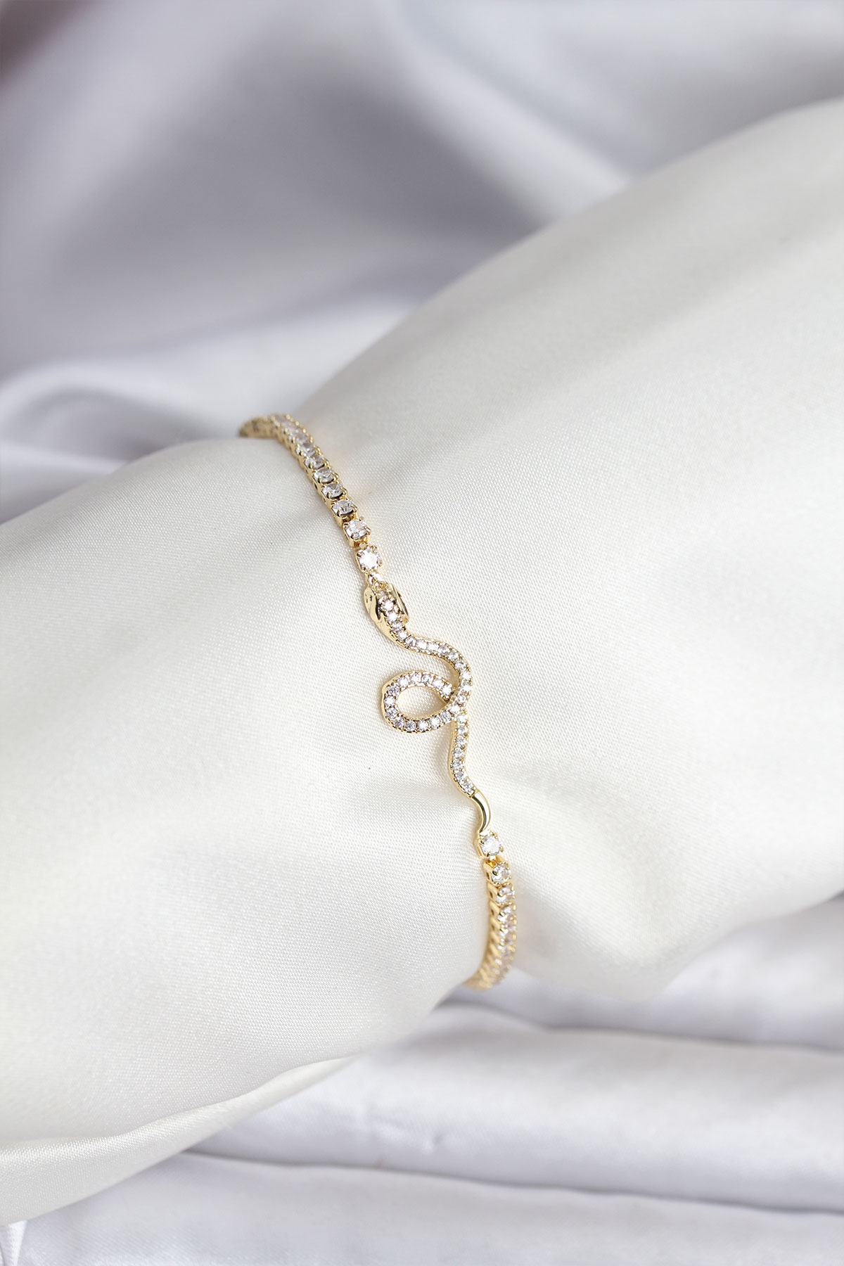 Yılan Model Zirkon Taşlı Gold Renk Pirinç Su Yolu Kadın Bileklik - Lisinya Yılan Model Zirkon Taşlı Gold Renk Pirinç Su Yolu Kadın Bileklik - Lisinya