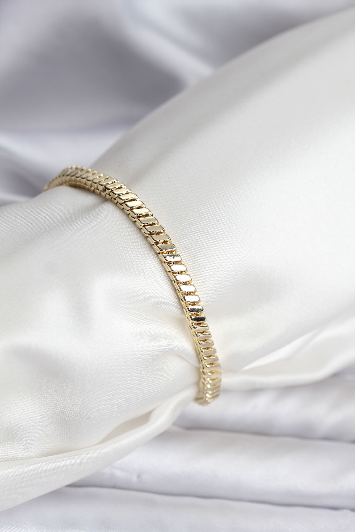 14K Gold Renk Kaplama Kare Zincir Model CM Kadın Bileklik - Lisinya