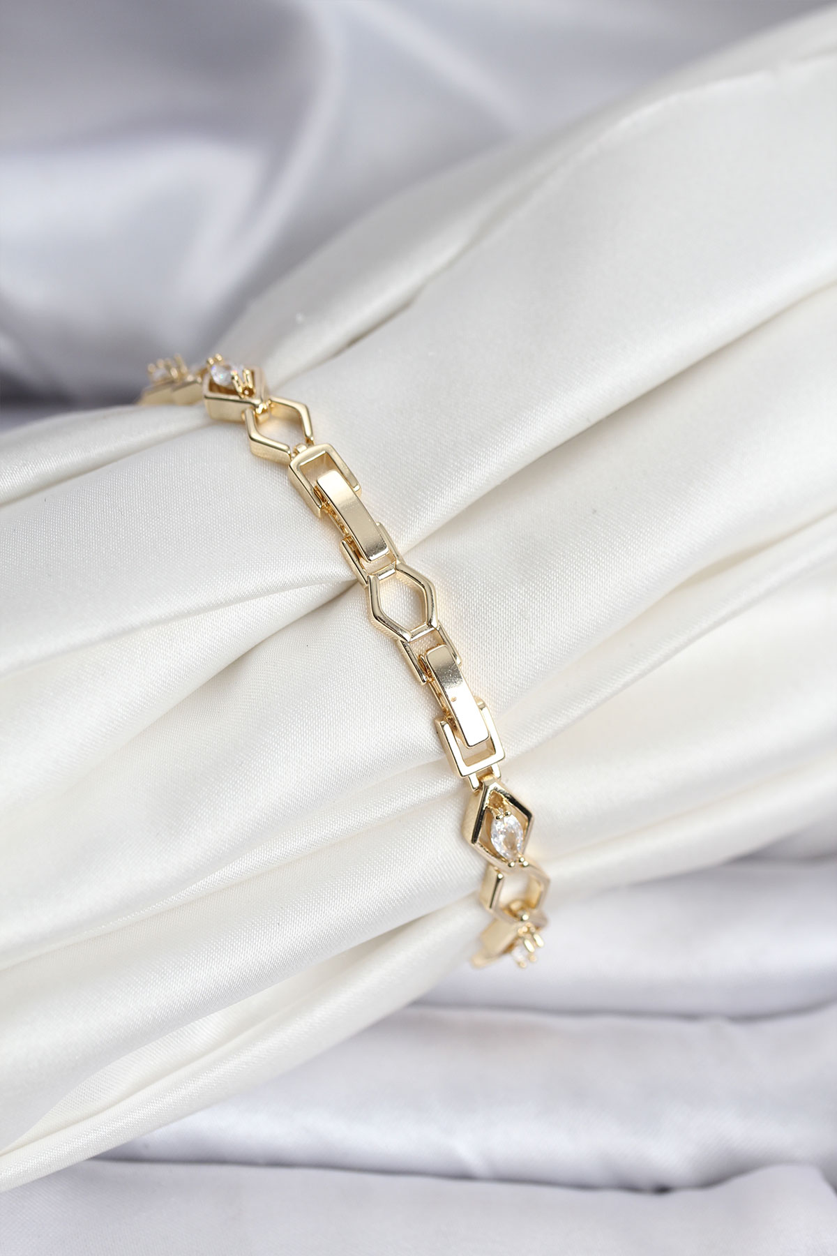 14K Gold Renk Kaplama Baklava Dilim Model Kadın Bileklik - Lisinya