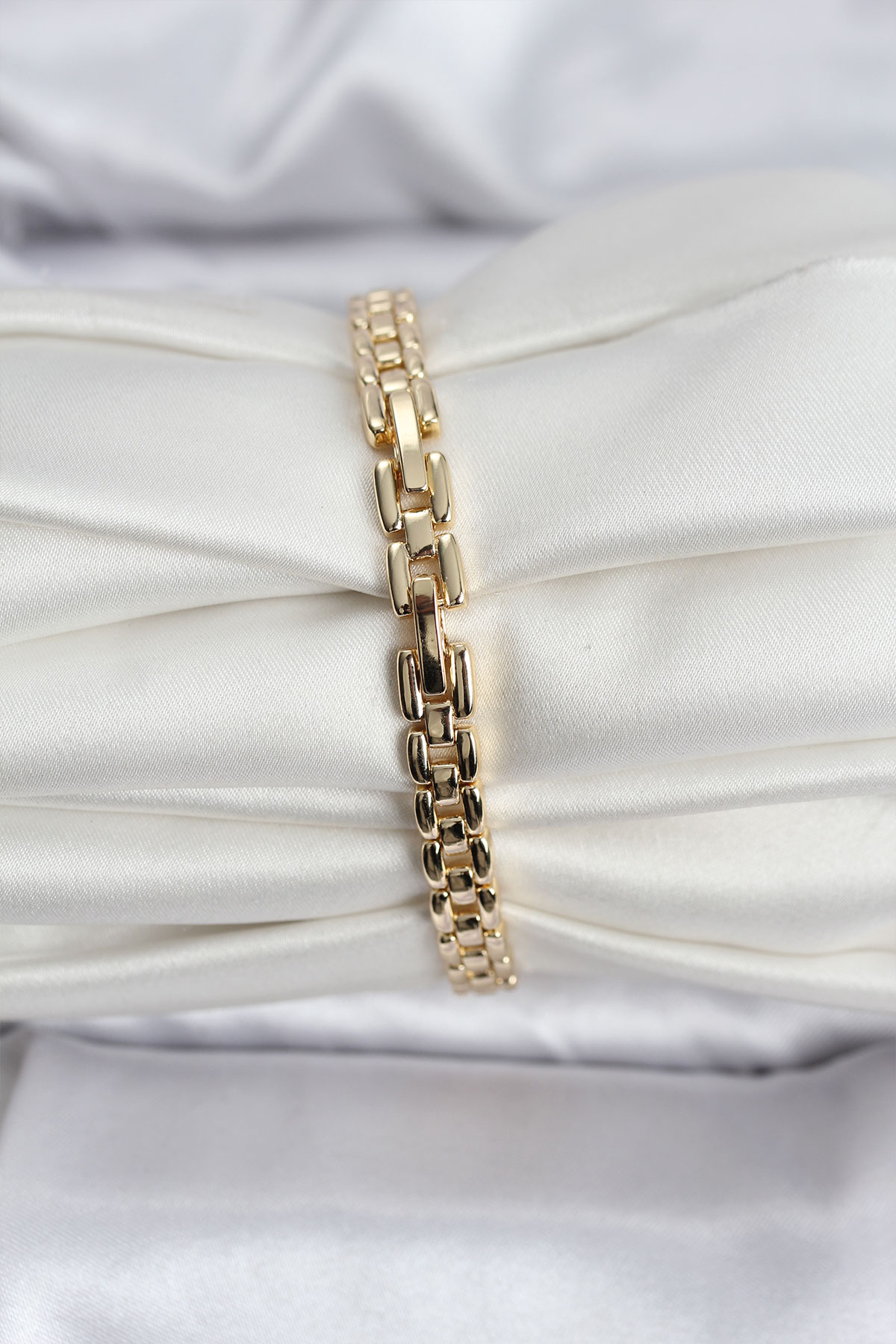 14K Gold Renk Kaplama Zirkon Kare Taşlı CM Kadın Bileklik - Lisinya 14K Gold Renk Kaplama Zirkon Kare Taşlı CM Kadın Bileklik - Lisinya