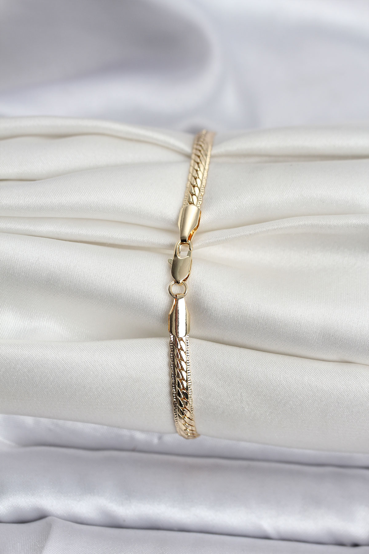 14K Gold Renk Kaplama Lazer Ezme Zincir Model CM Kadın Bileklik - Lisinya