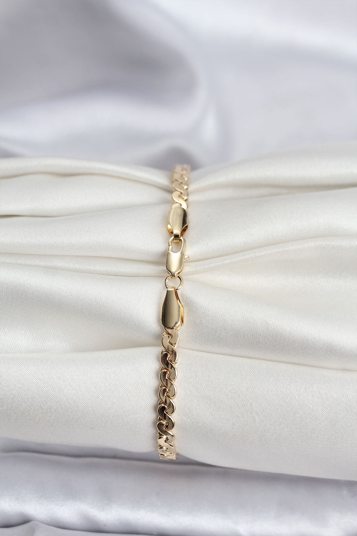 14K Gold Renk Kaplama Ezme Yılan Zincir Model CM Kadın Bileklik - Lisinya