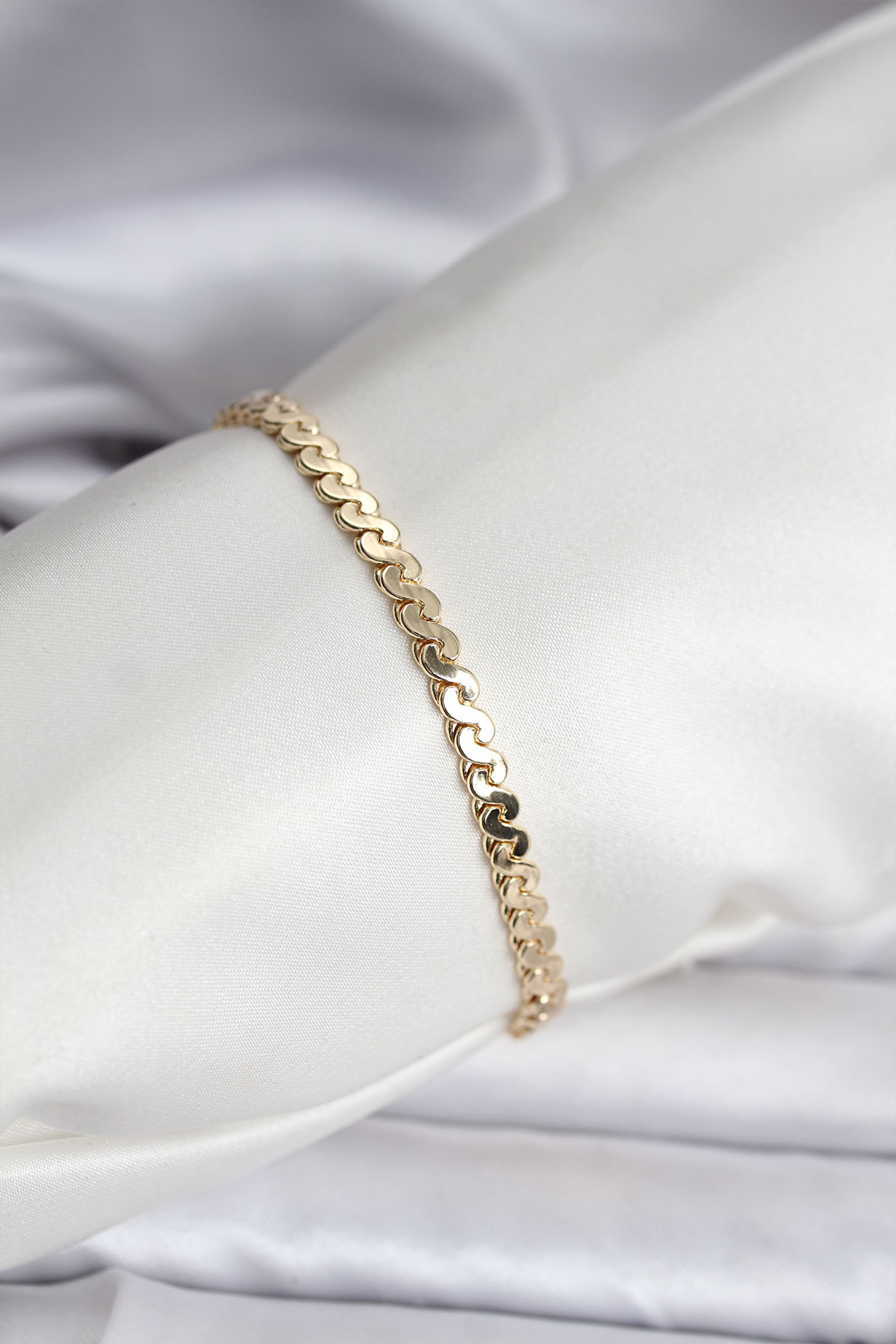 14K Gold Renk Kaplama Ezme Yılan Zincir Model CM Kadın Bileklik - Lisinya