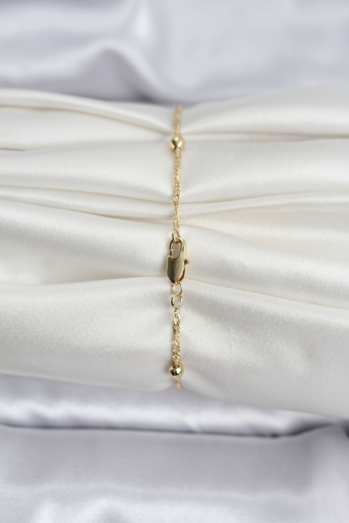 14K Gold Renk Kaplama Topçuklu Model CM Kadın Bileklik - Lisinya