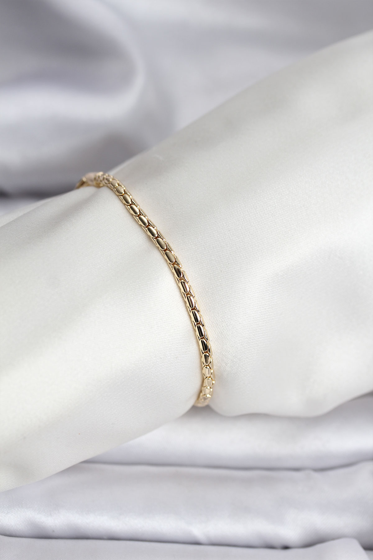 14K Gold Renk Kaplama Zincirli Model CM Kadın Bileklik - Lisinya