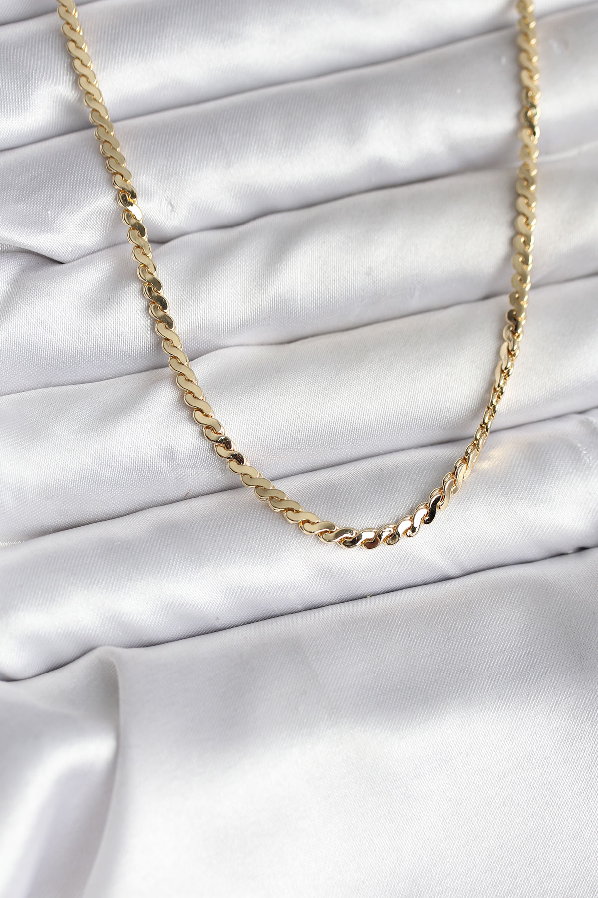 14K Gold Renk Kaplama Ezme Yılan Zincir Model CM Kadın Kolye - Lisinya