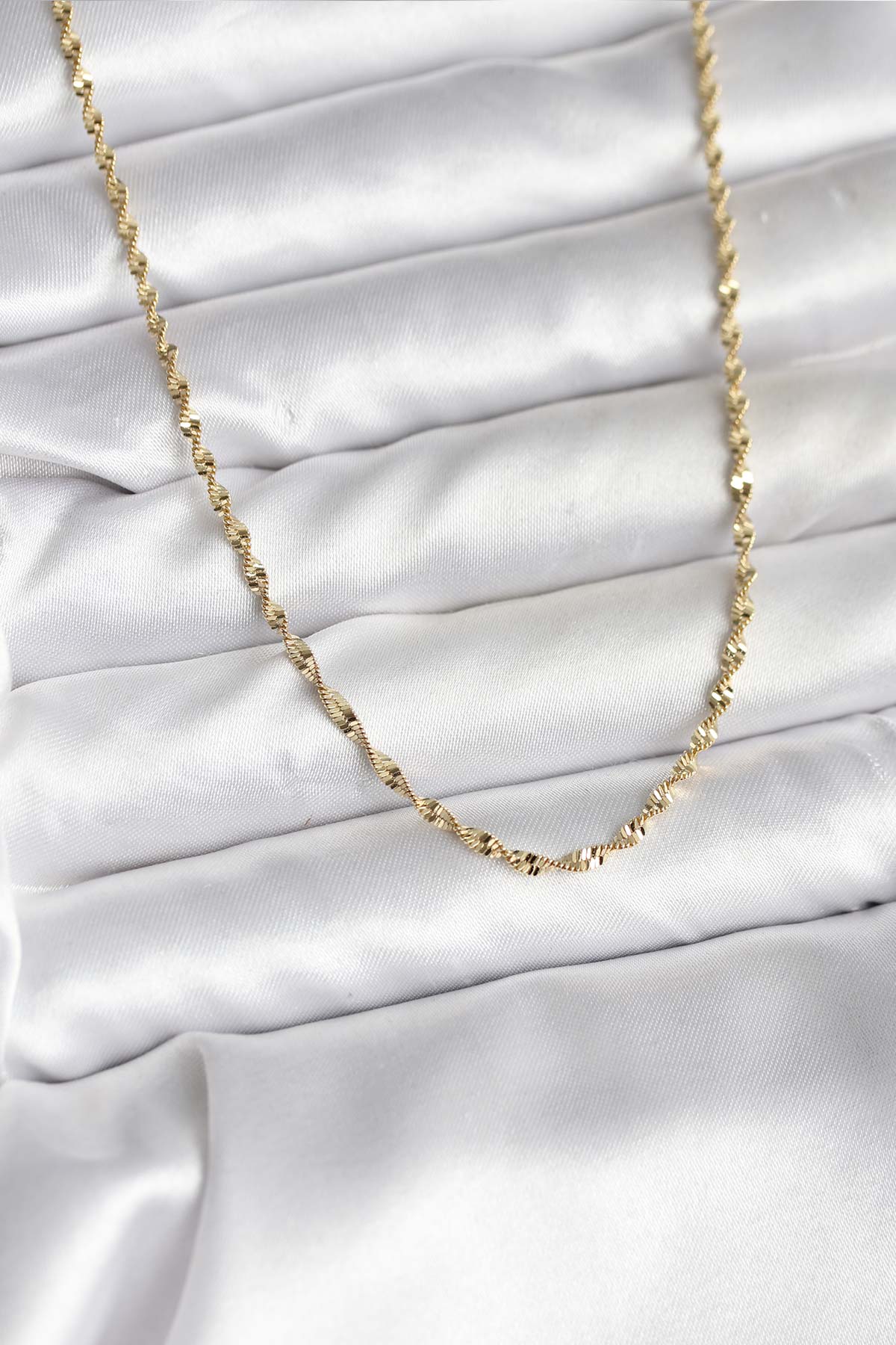 14K Gold Renk Kaplama Burgu Model CM Kadın Kolye - Lisinya