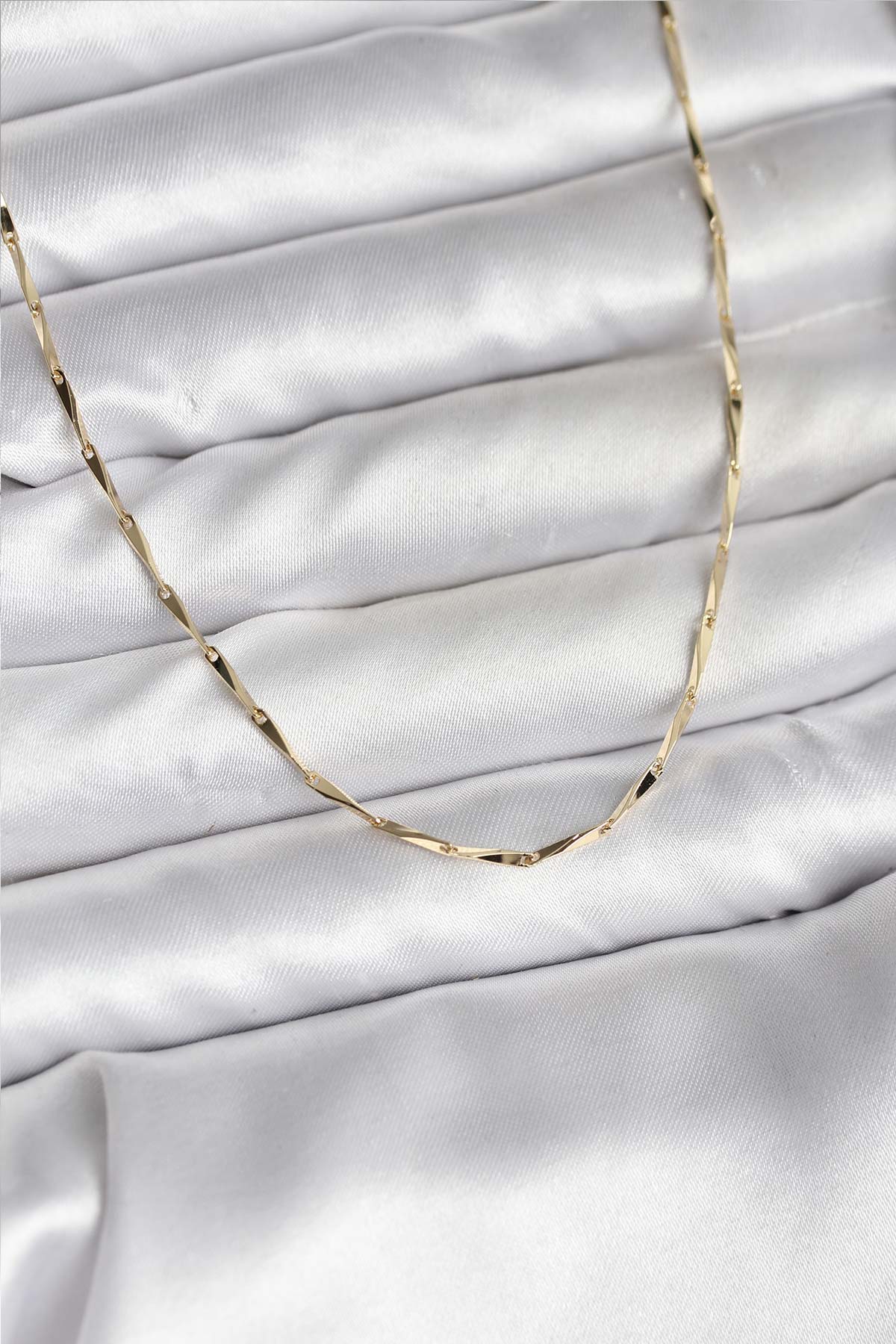 14K Gold Renk Kaplama CM Kadın Kolye - Lisinya