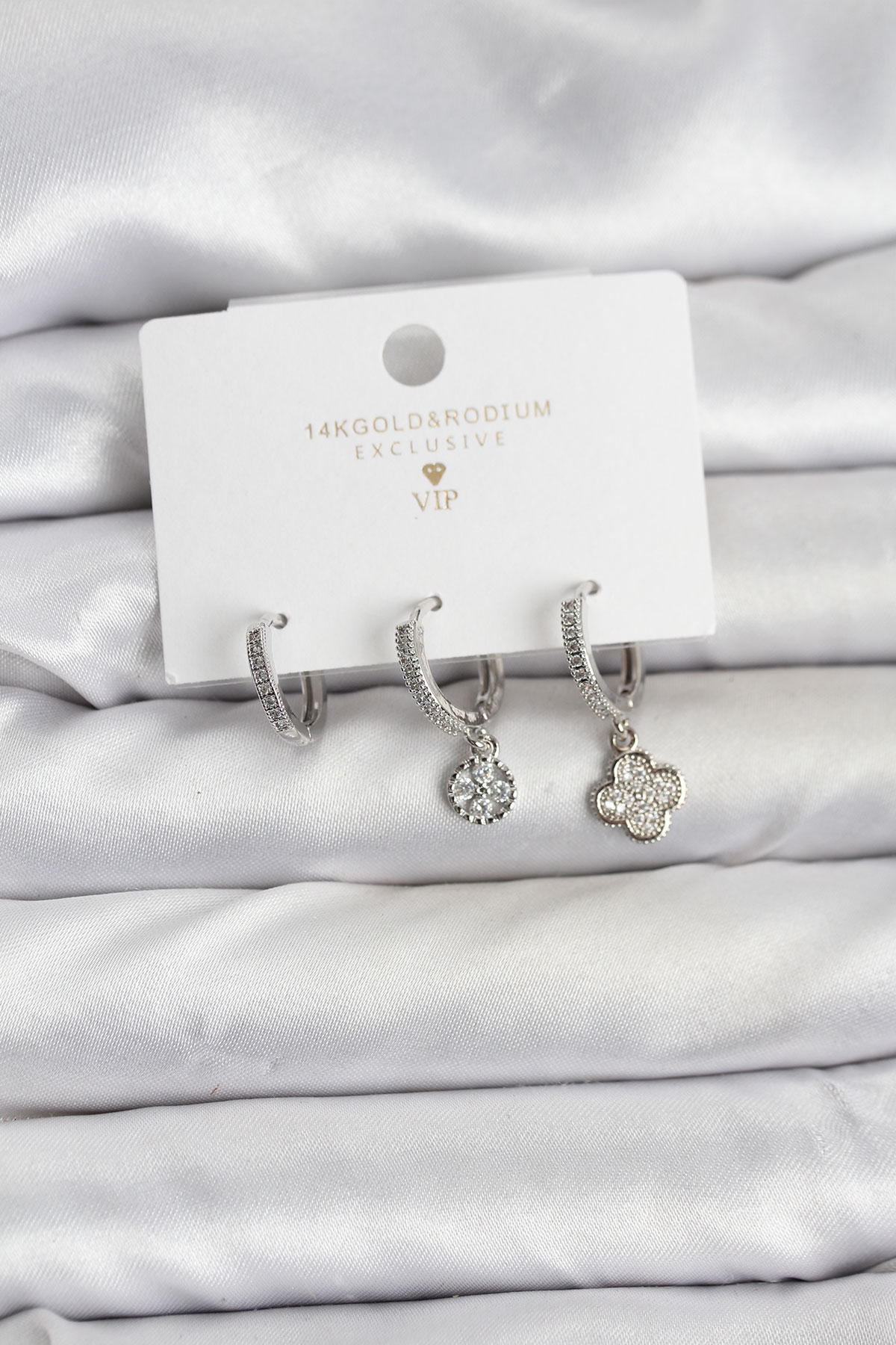 Pirinç Gümüş Renk Yonca Model 3'lü Kadın Küpe Seti - Lisinya