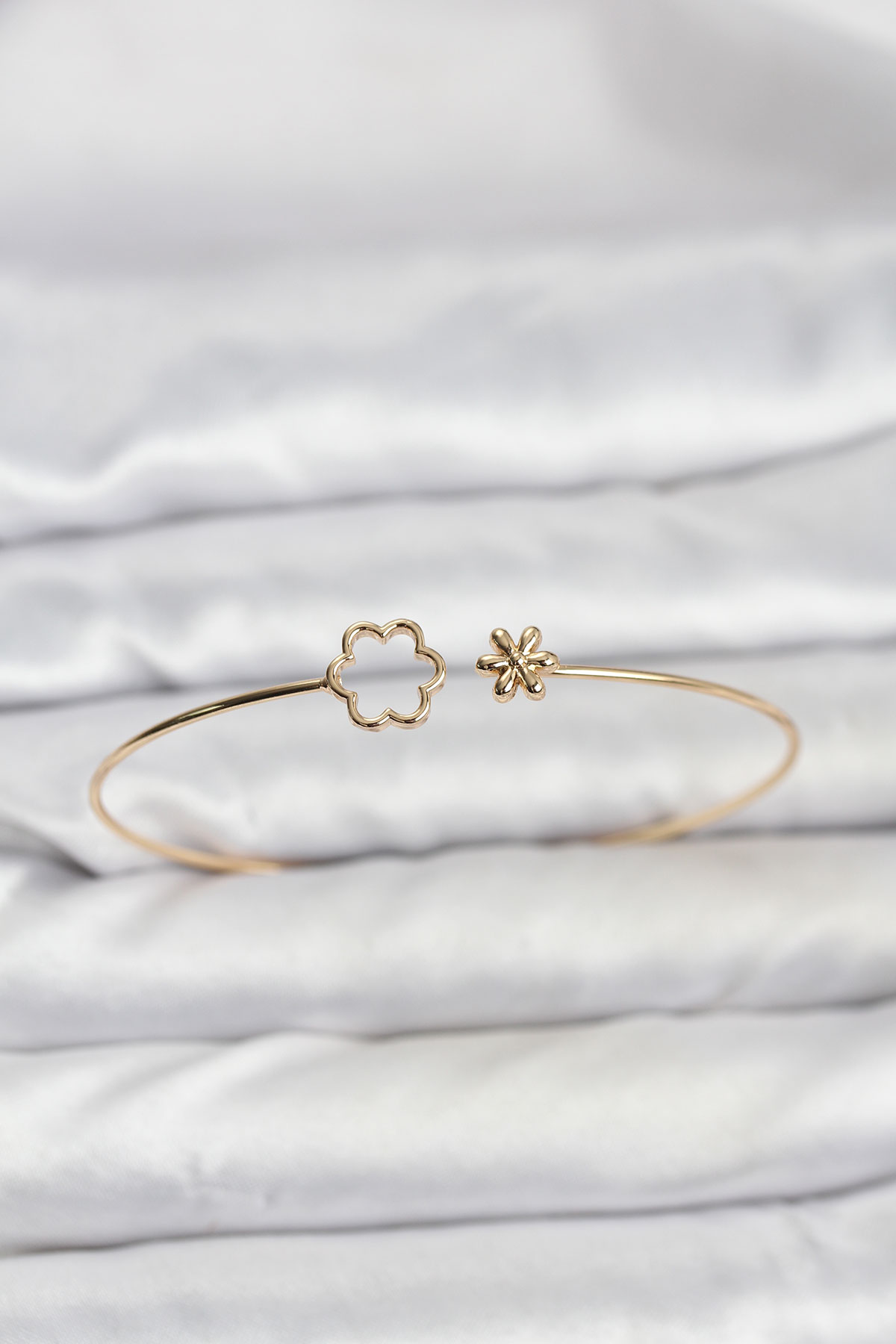 Lotus Model Gold Renk Bileklik - Lisinya Lotus Model Gold Renk Bileklik - Lisinya