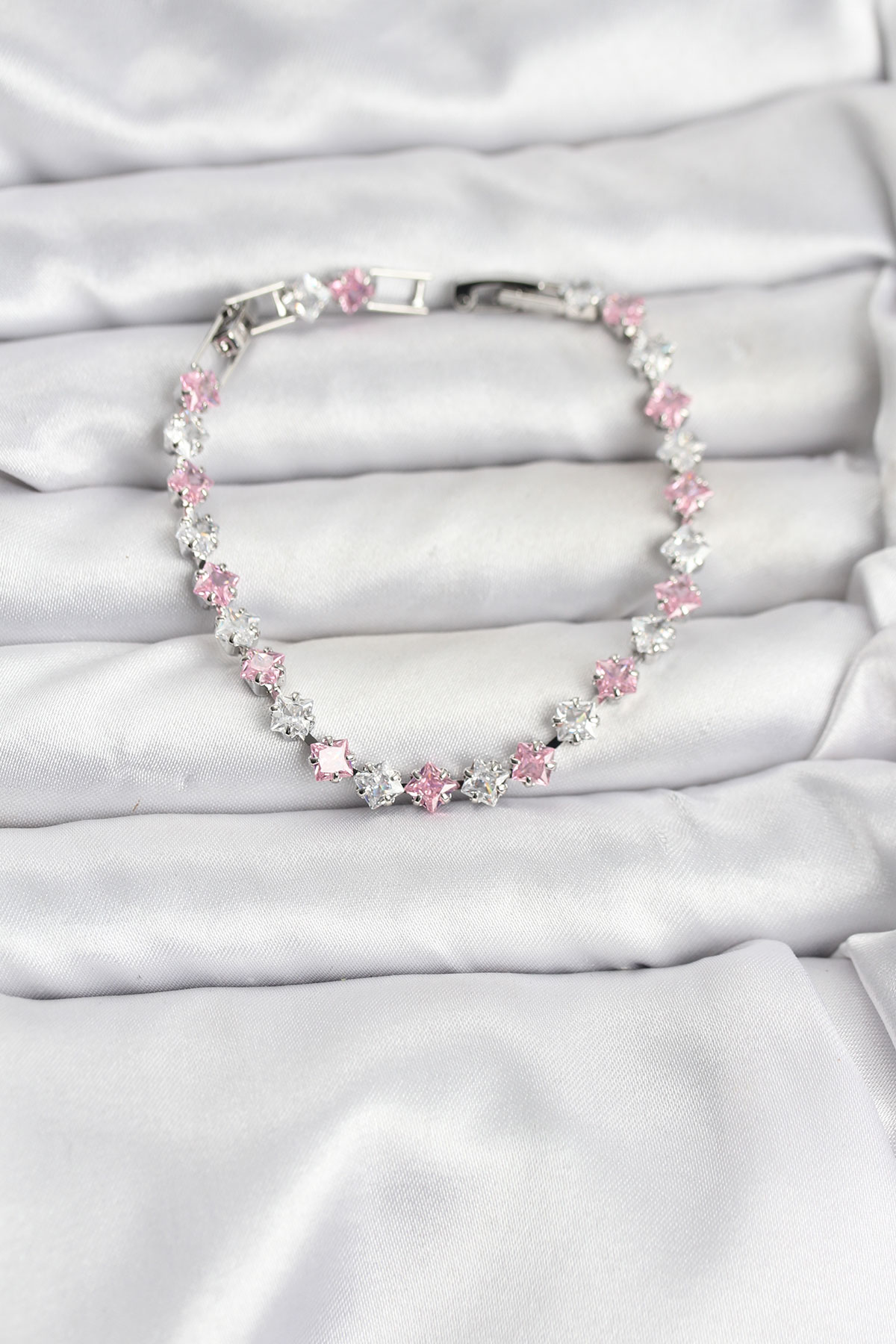 Kare Zirkon Taşlı Gümüş Renk Kadın Bileklik - Lisinya