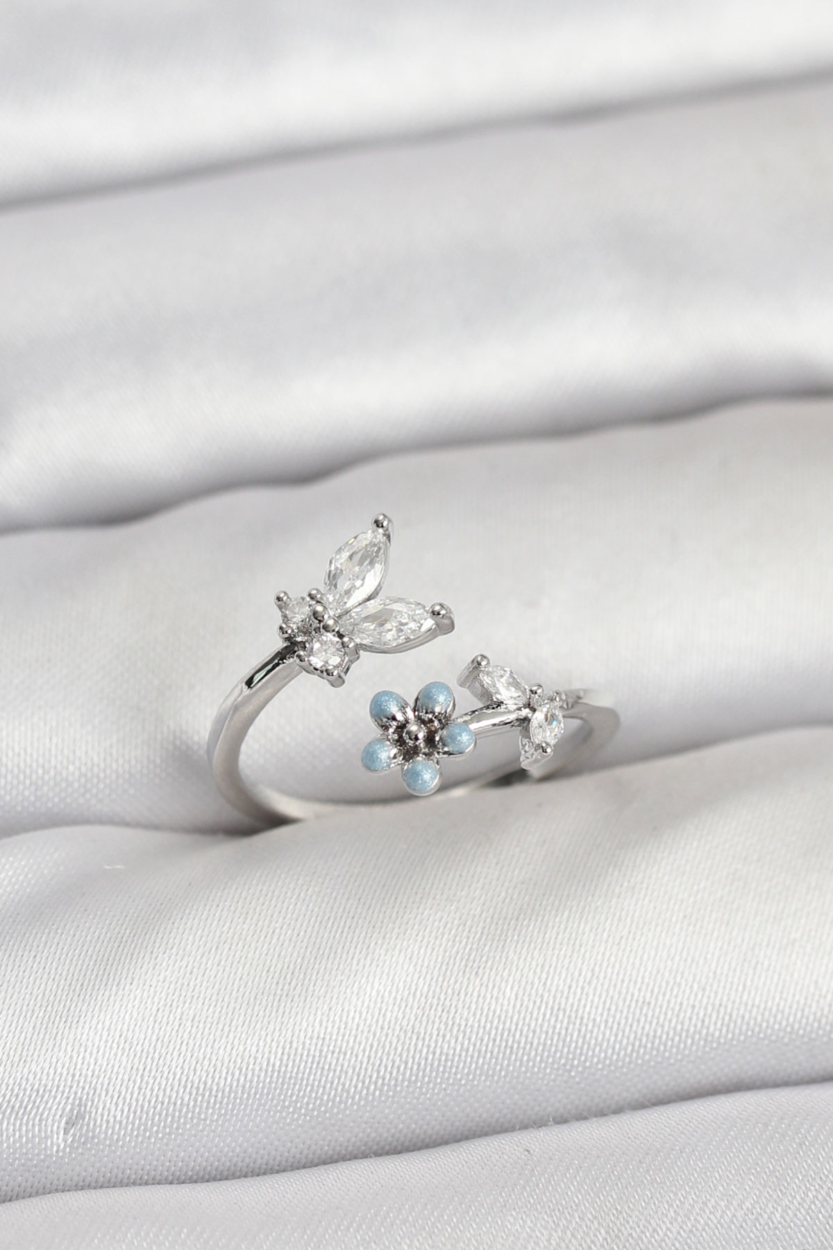 Pirinç Gümüş Renk Kelebek Model Kadın Yüzük - Lisinya