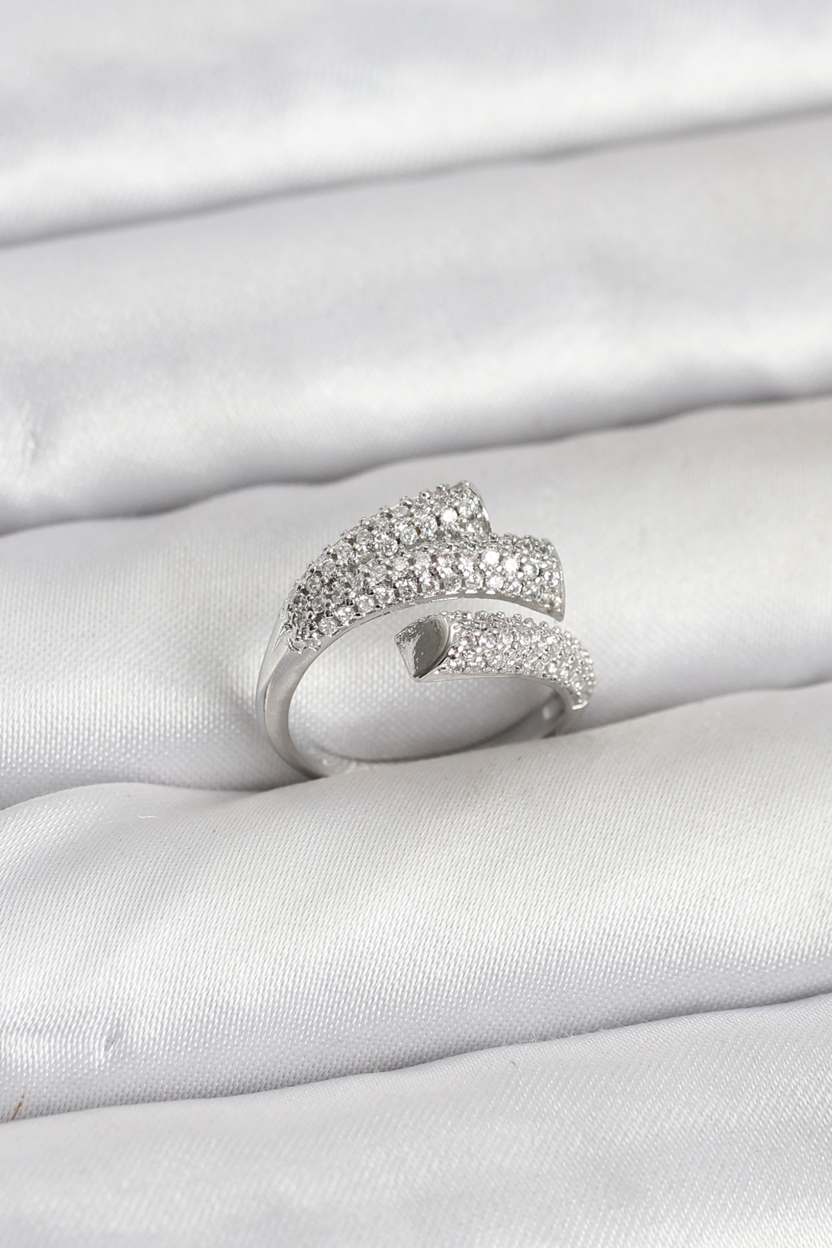 Gümüş Renk Zirkon Taşlı Pirinç Kadın Yüzük - Lisinya