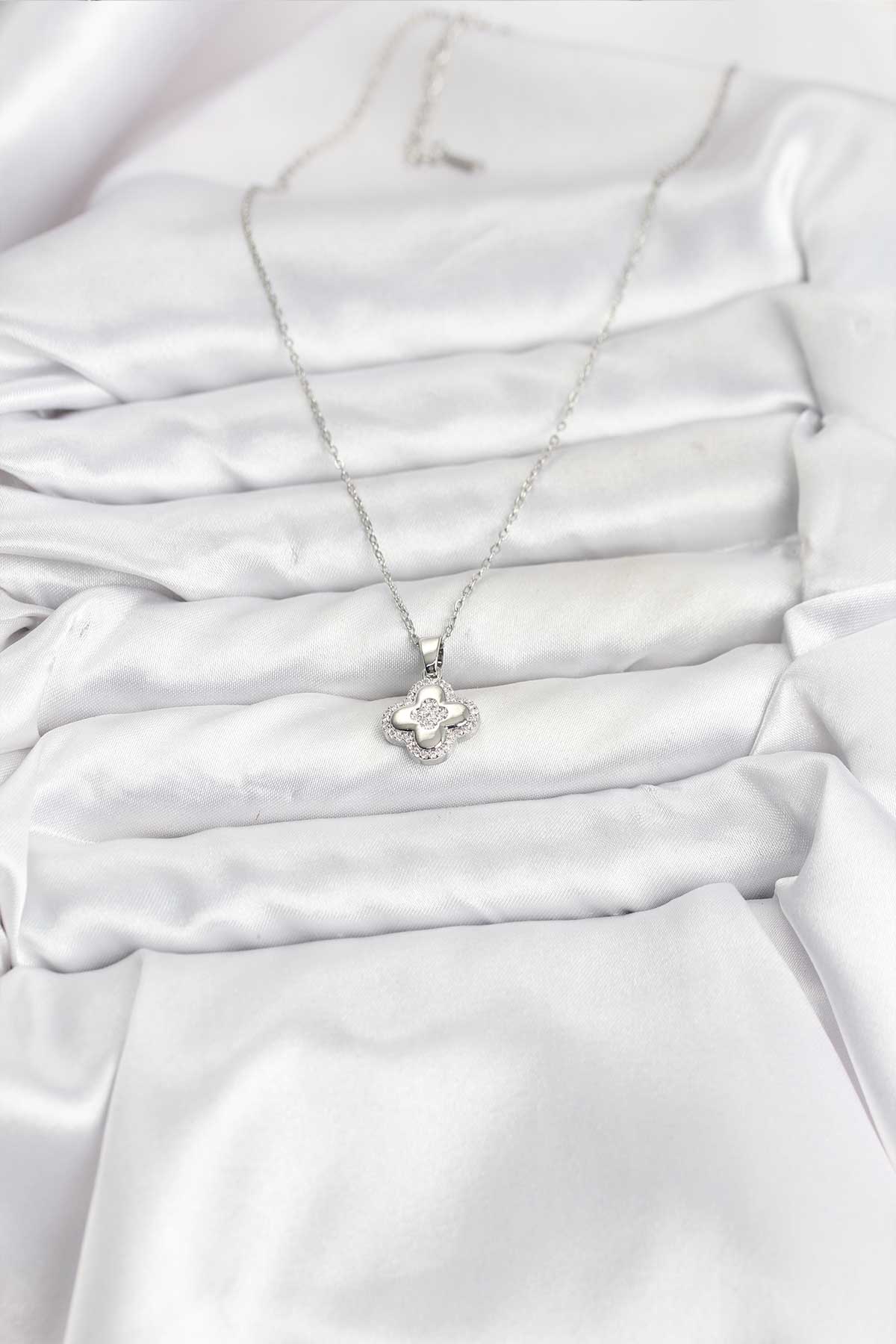 316L Çelik Zincir Gümüş Renk Zirkon Taşlı Yonca Model Kadın Kolye - Lisinya