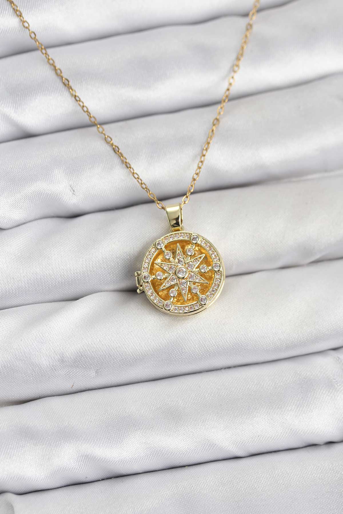 316L Çelik Zincir Gold Renk Kutup Yıldızı Kapaklı Model Kadın Kolye - Lisinya