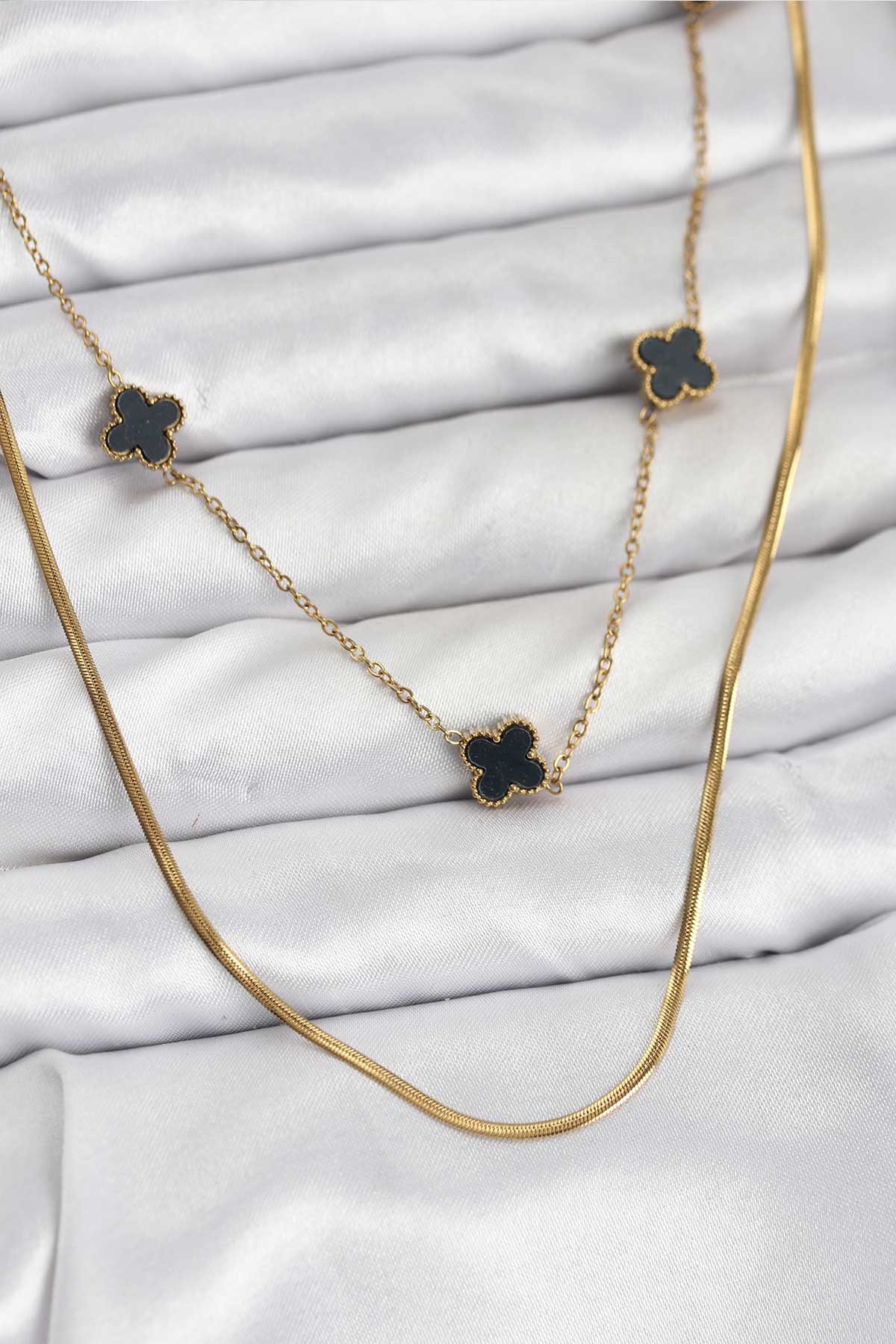 316L Çelik Zincir Gold Renk İtalyan Zincirli Siyah Yonca Model Kadın Kolye - Lisinya