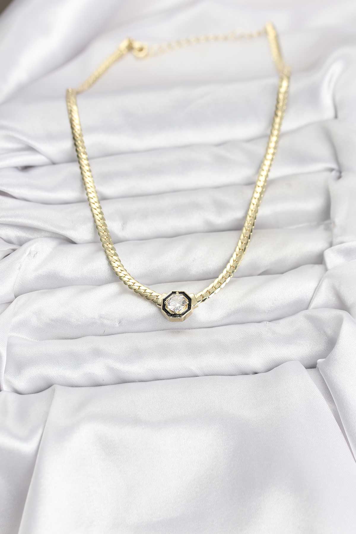 Gold Renk Pirinç Zirkon Taşlı Kadın Kolye - Lisinya Gold Renk Pirinç Zirkon Taşlı Kadın Kolye - Lisinya