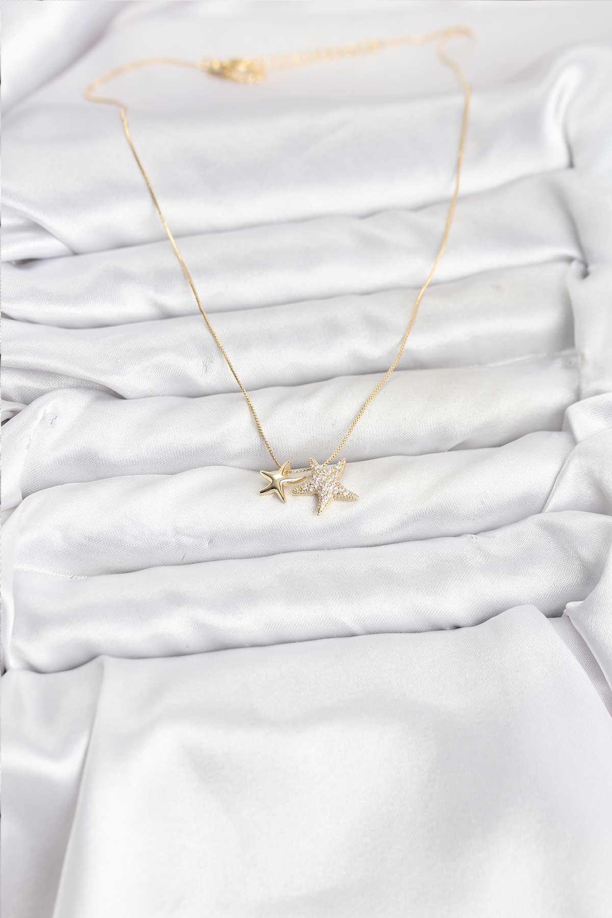 Gold Renk Pirinç Minimal Yıldız Model Kadın Kolye - Lisinya Gold Renk Pirinç Minimal Yıldız Model Kadın Kolye - Lisinya