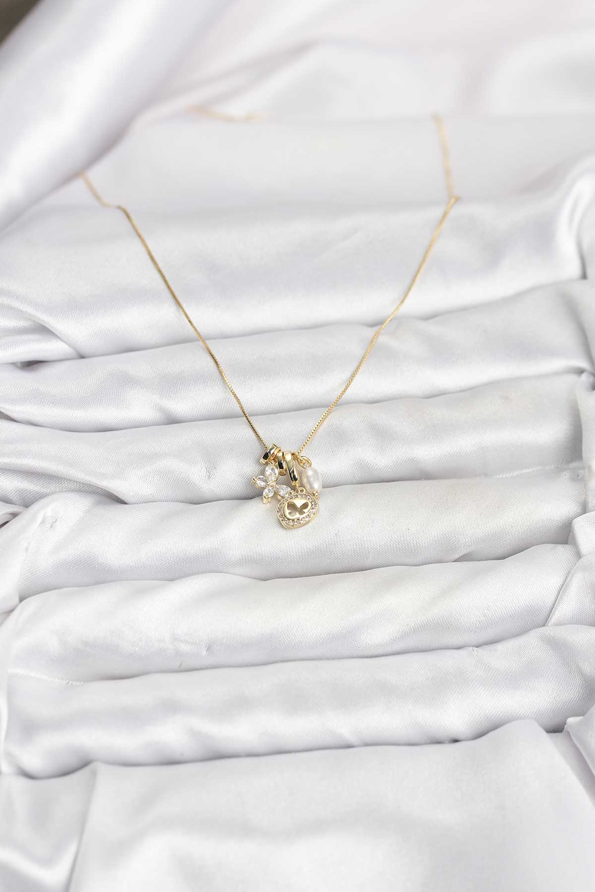 Gold Renk Pirinç Minimal Kelebek Charmlı Kadın Kolye - Lisinya