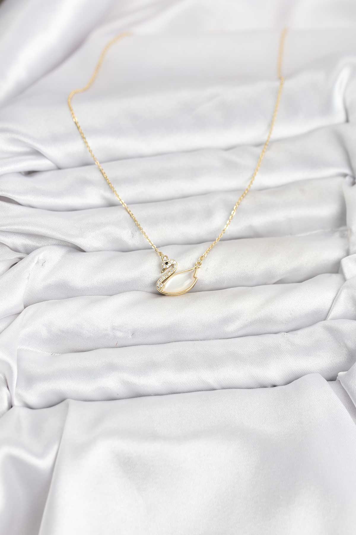 Pirinç Gold Renk Kuğu Model Kadın Kolye - Lisinya