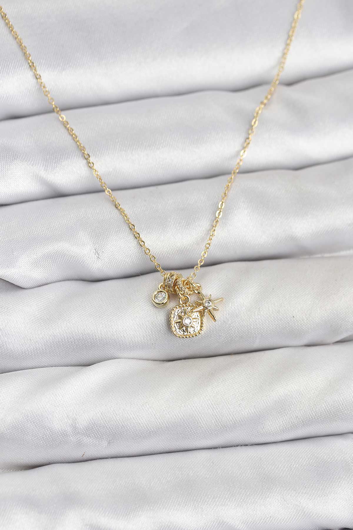 Pirinç Gold Renk Minimal Charmlı Kadın Kolye - Lisinya