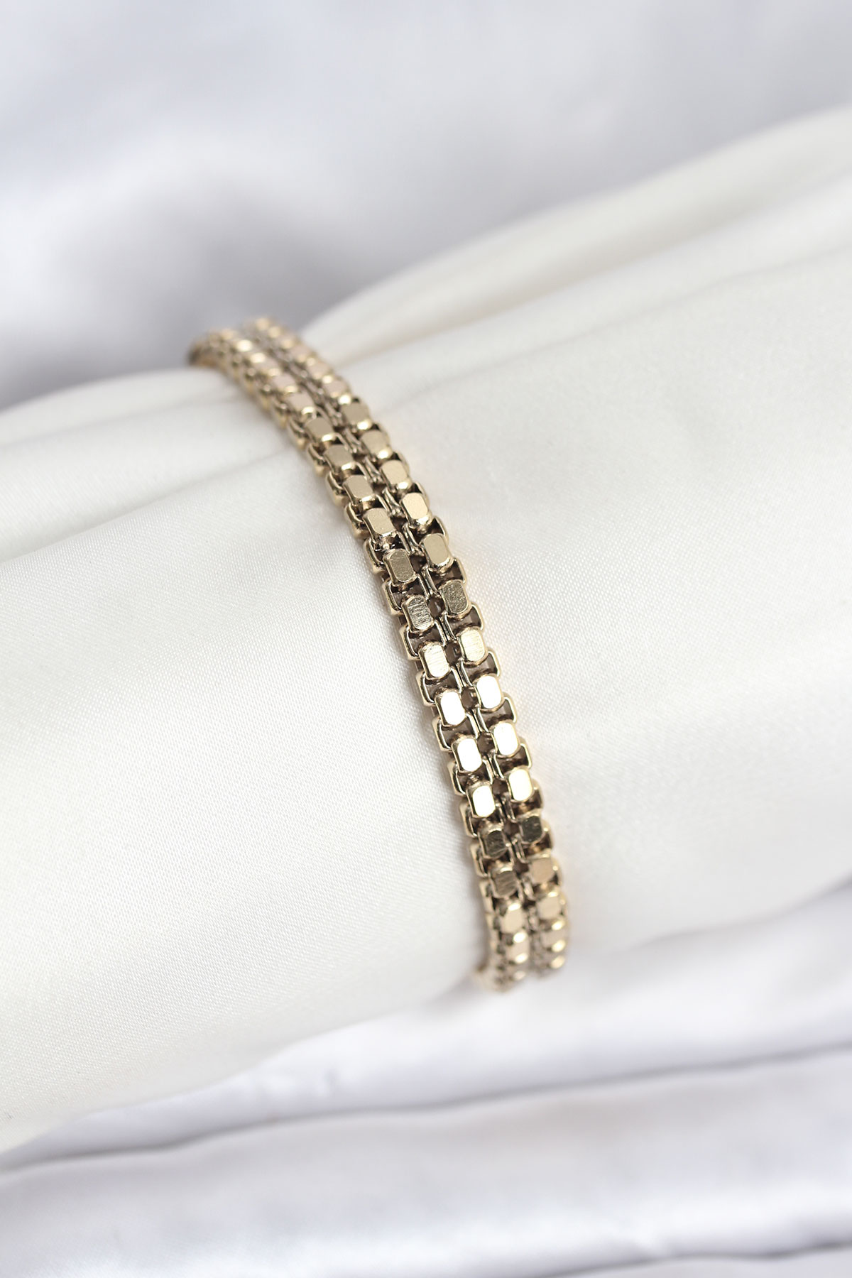 316L Çelik Gold Renk Kadın Bileklik - Lisinya