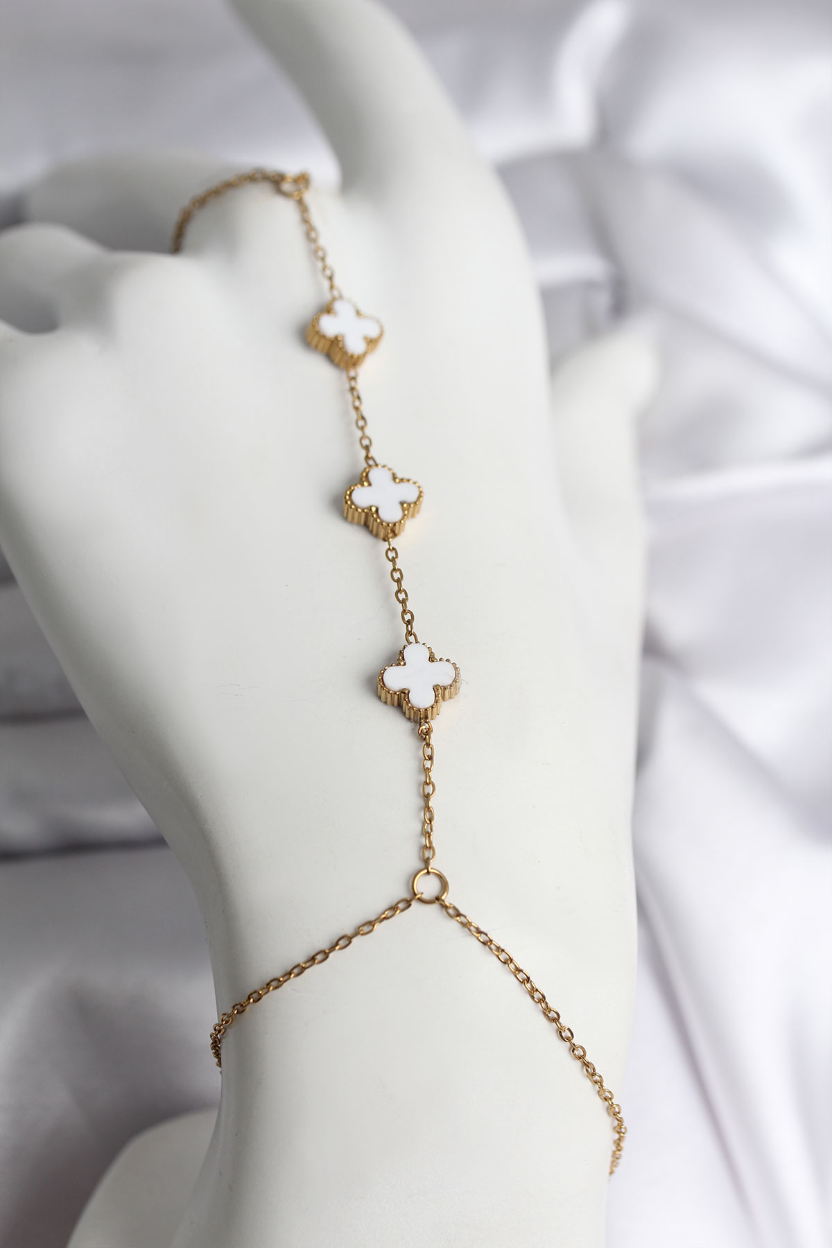 316L Çelik Gold Renk Beyaz Yonca Model Kadın Şahmeran - Lisinya