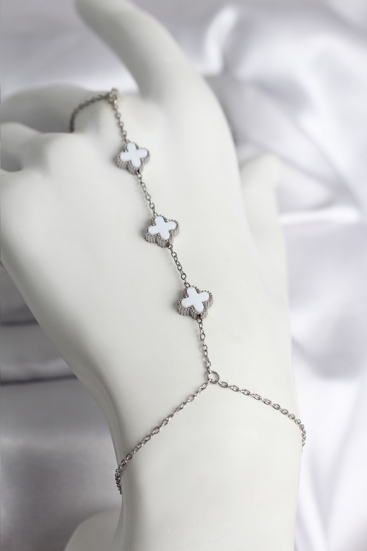 316L Çelik Gümüş Renk Beyaz Yonca Model Kadın Şahmeran - Lisinya 316L Çelik Gümüş Renk Beyaz Yonca Model Kadın Şahmeran - Lisinya