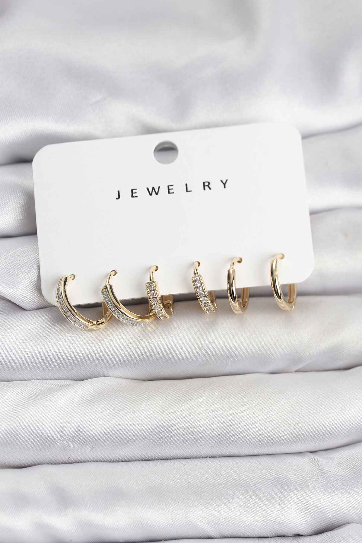 Zirkon Taşlı Gold Renk Pirinç Kadın Küpe Seti - Lisinya Zirkon Taşlı Gold Renk Pirinç Kadın Küpe Seti - Lisinya