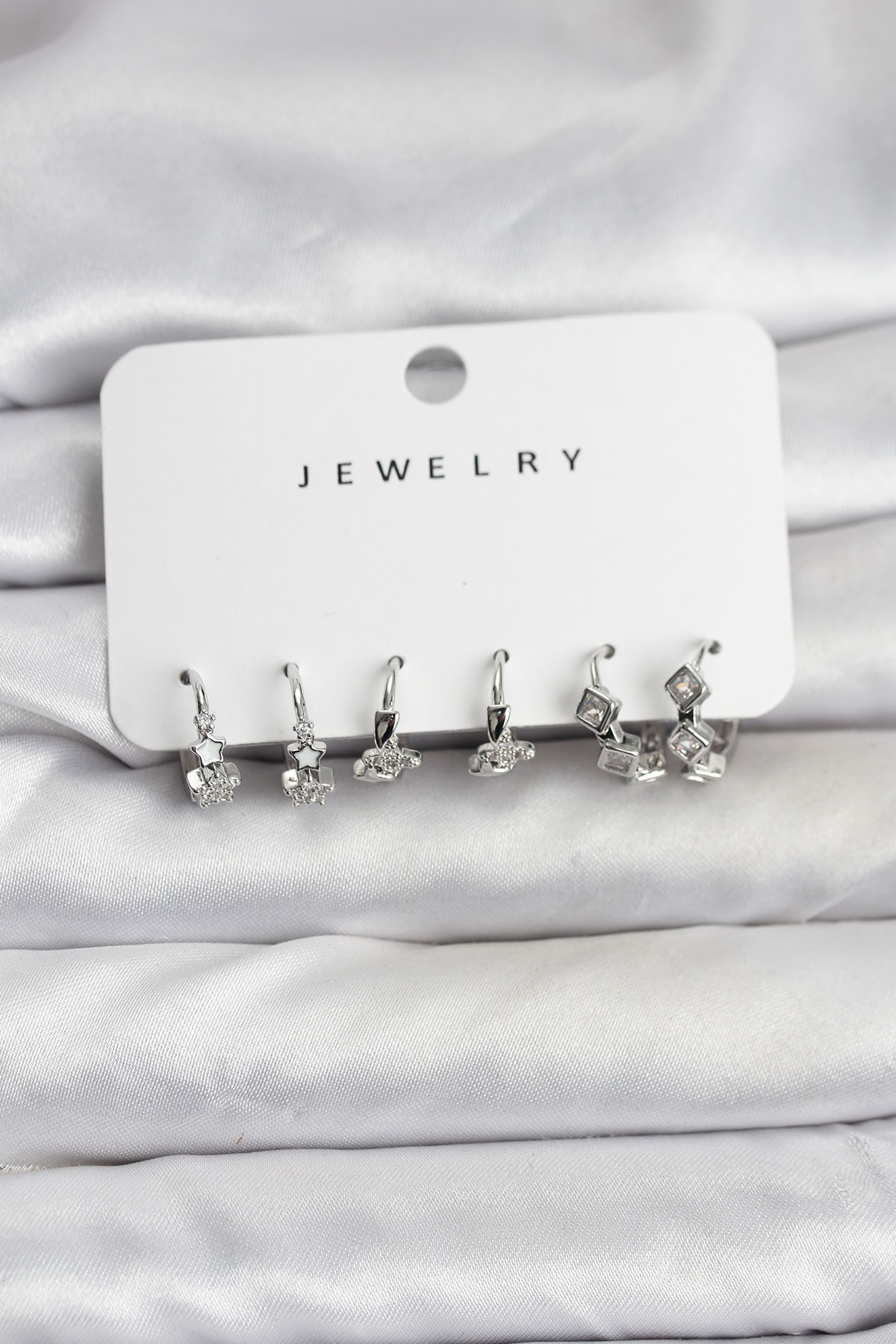 Gümüş Renk Pirinç Yıldız Modelli Kadın Küpe Seti - Lisinya