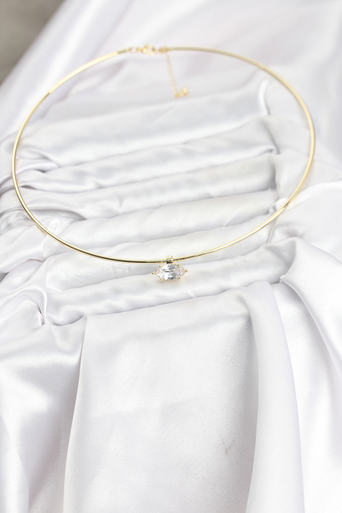 Pirinç Gold Renk Choker Model Zirkon Taşlı Kadın Kolye - Lisinya