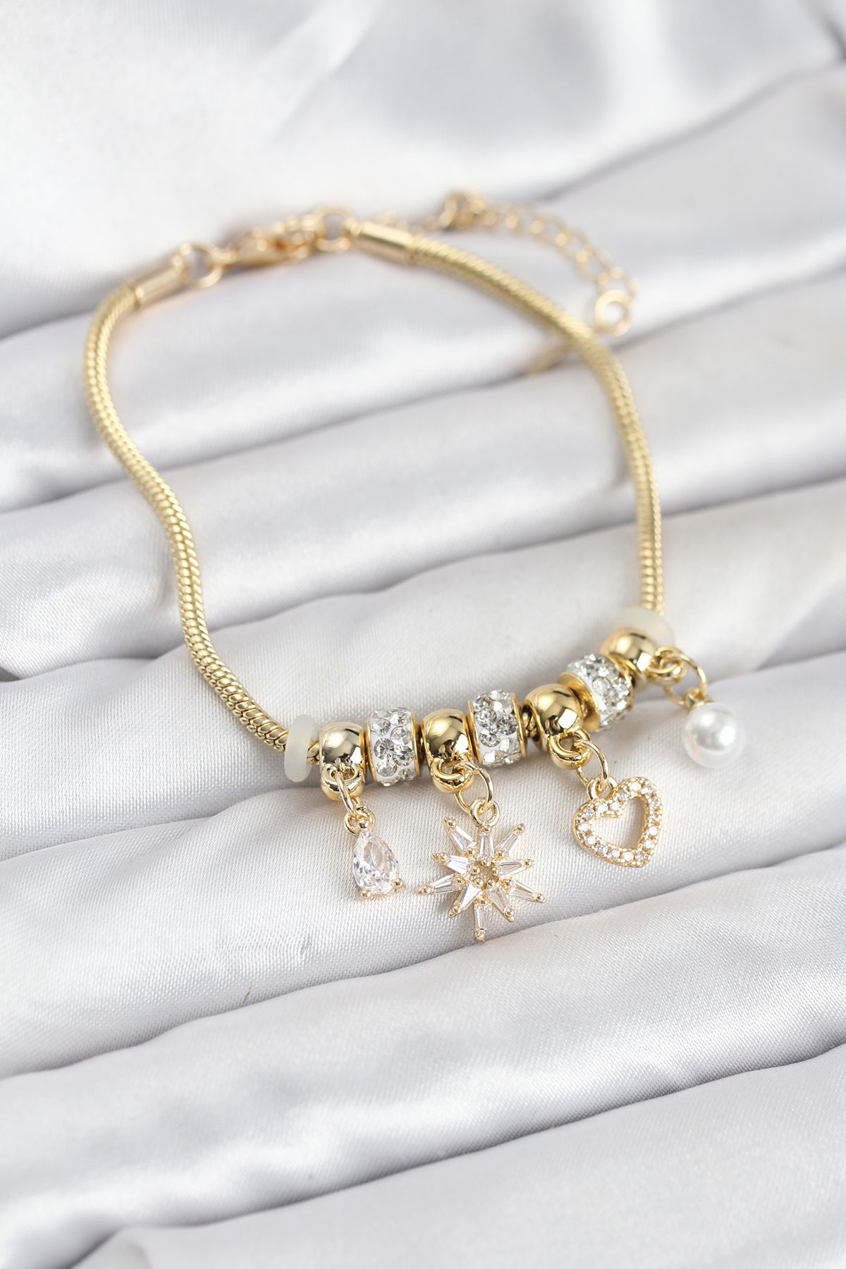 Pirinç Gold Renk Kutup Yıldızı ve Kalp Charmlı Kadın Bileklik - Lisinya