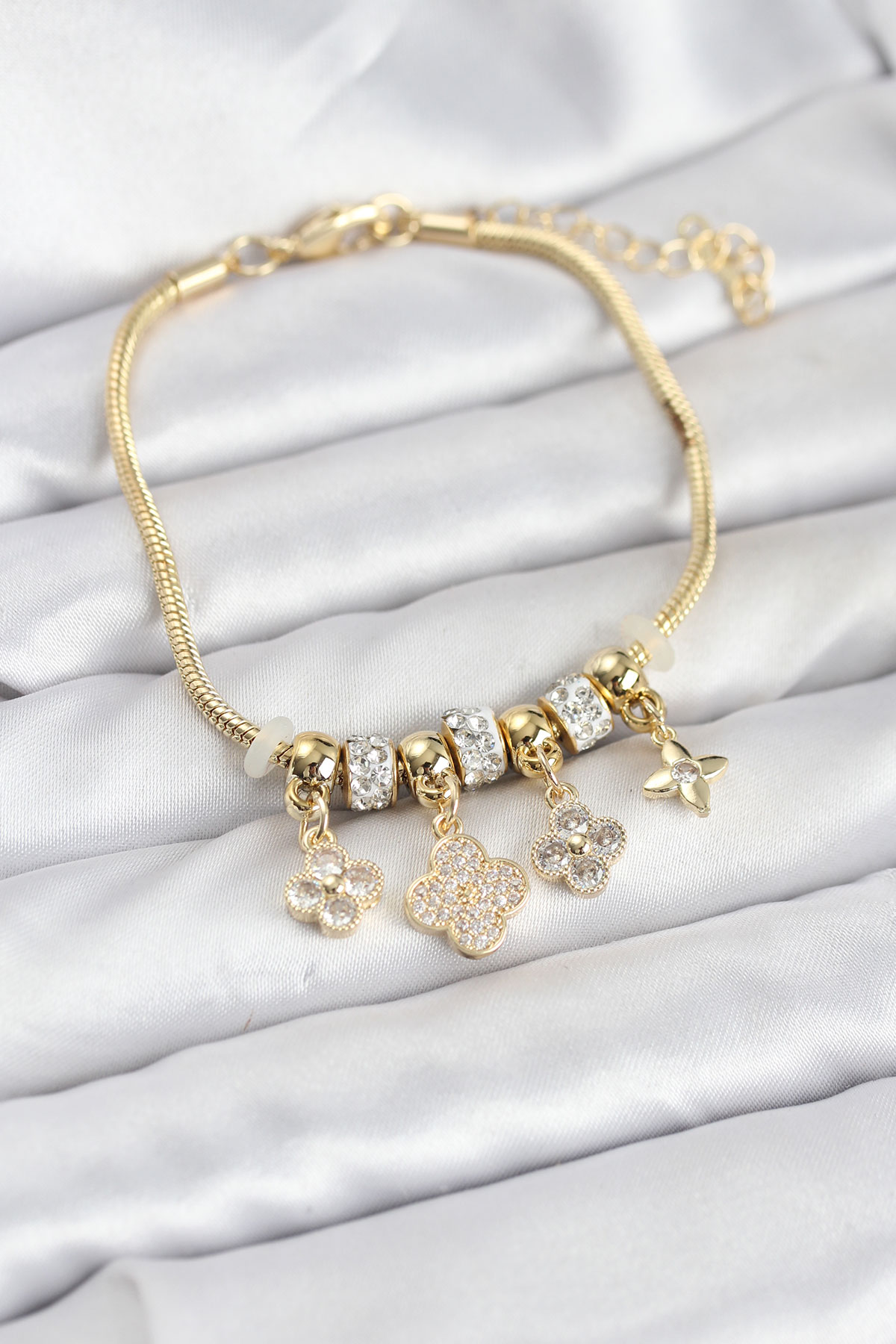 Pirinç Gold Renk Yonca Model Kadın Bileklik - Lisinya