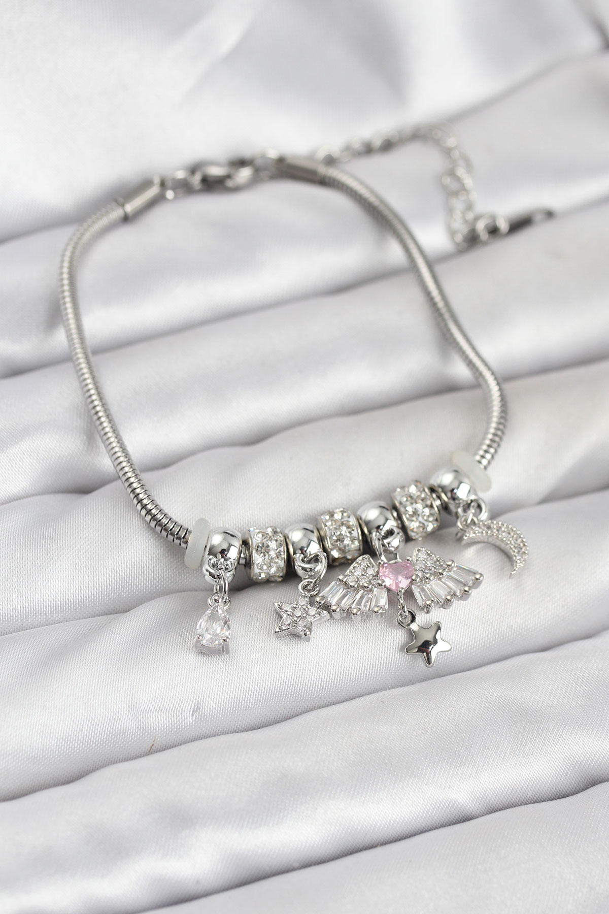 Pirinç Gümüş Renk Kanatlı Charmlı Kadın Bileklik - Lisinya