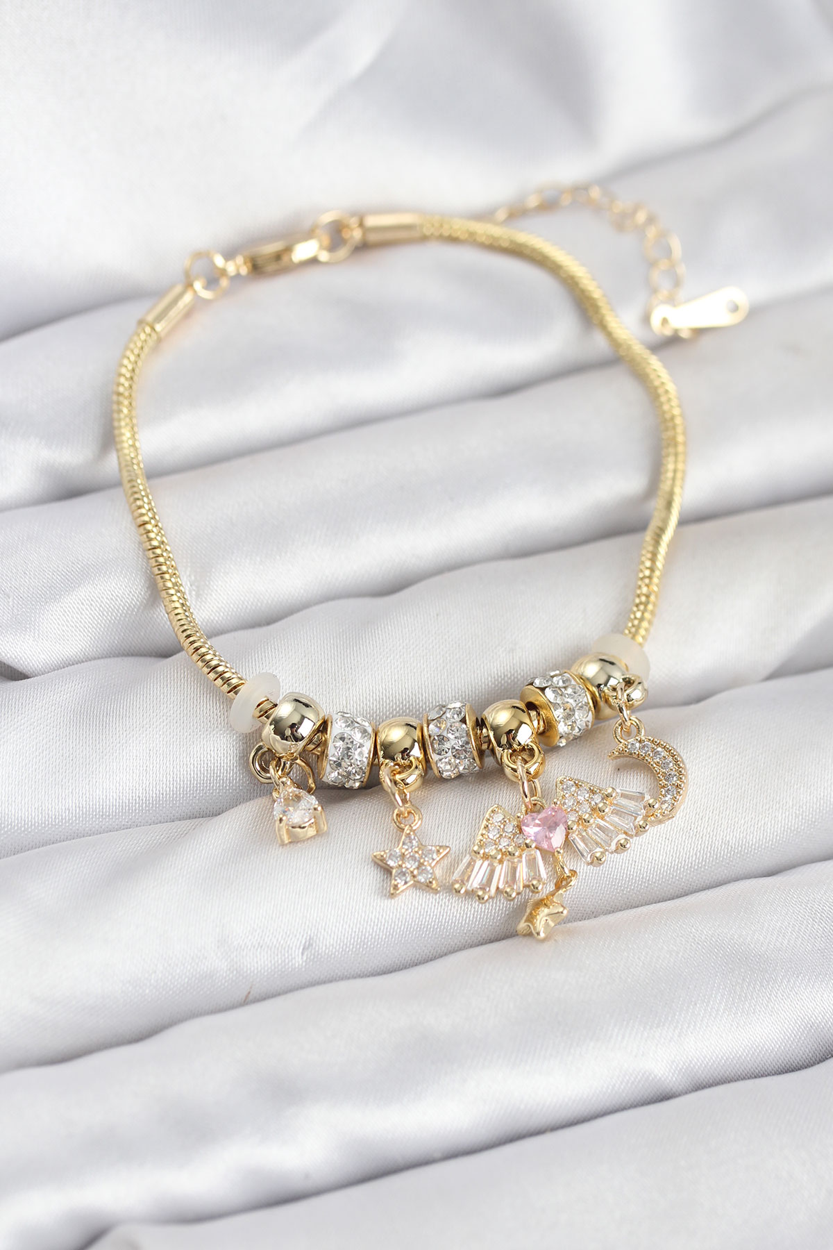 Pirinç Gold Renk Kanatlı Charmlı Kadın Bileklik - Lisinya