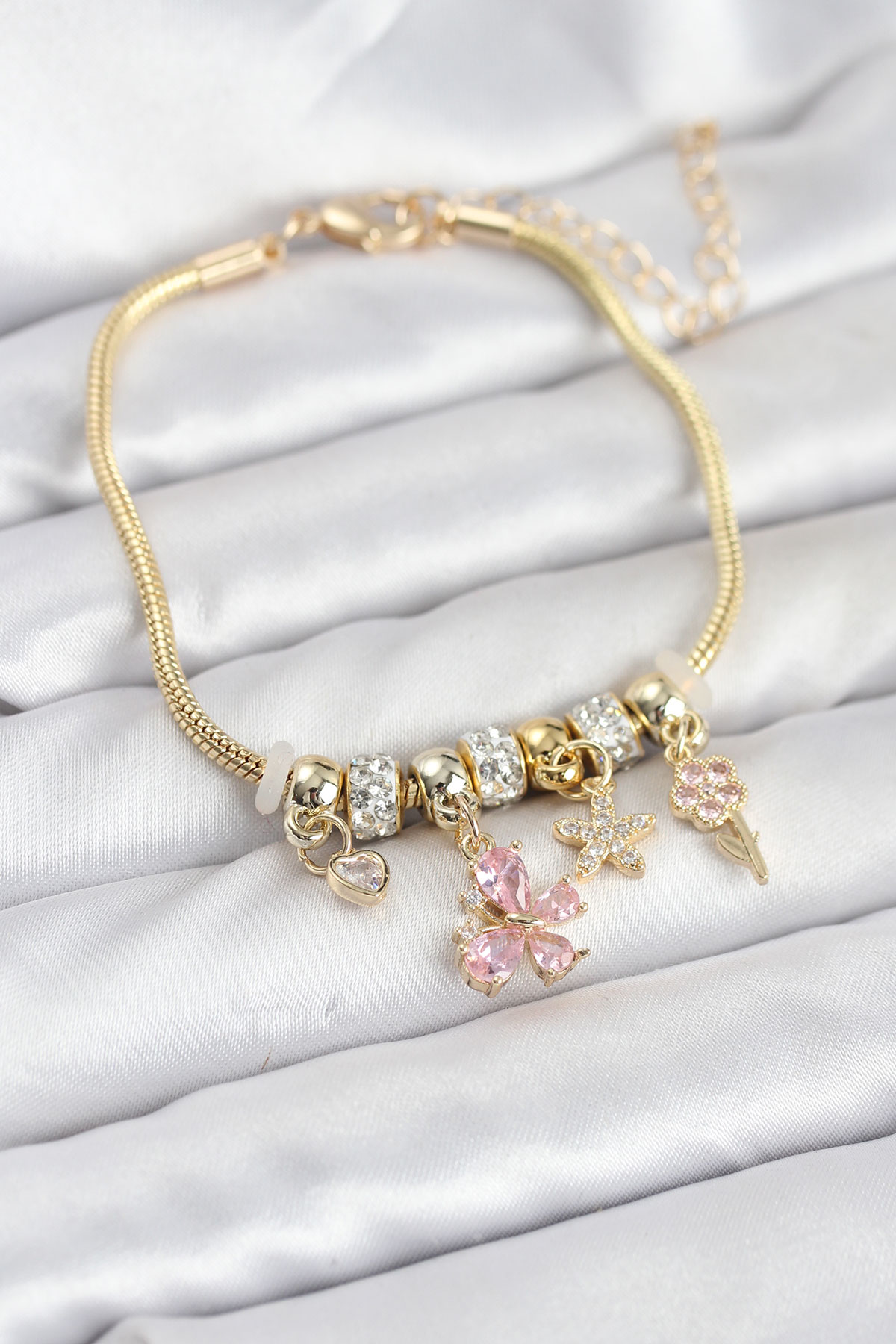 Pirinç Gold Renk Pembe Kelebek Charmlı Kadın Bileklik - Lisinya