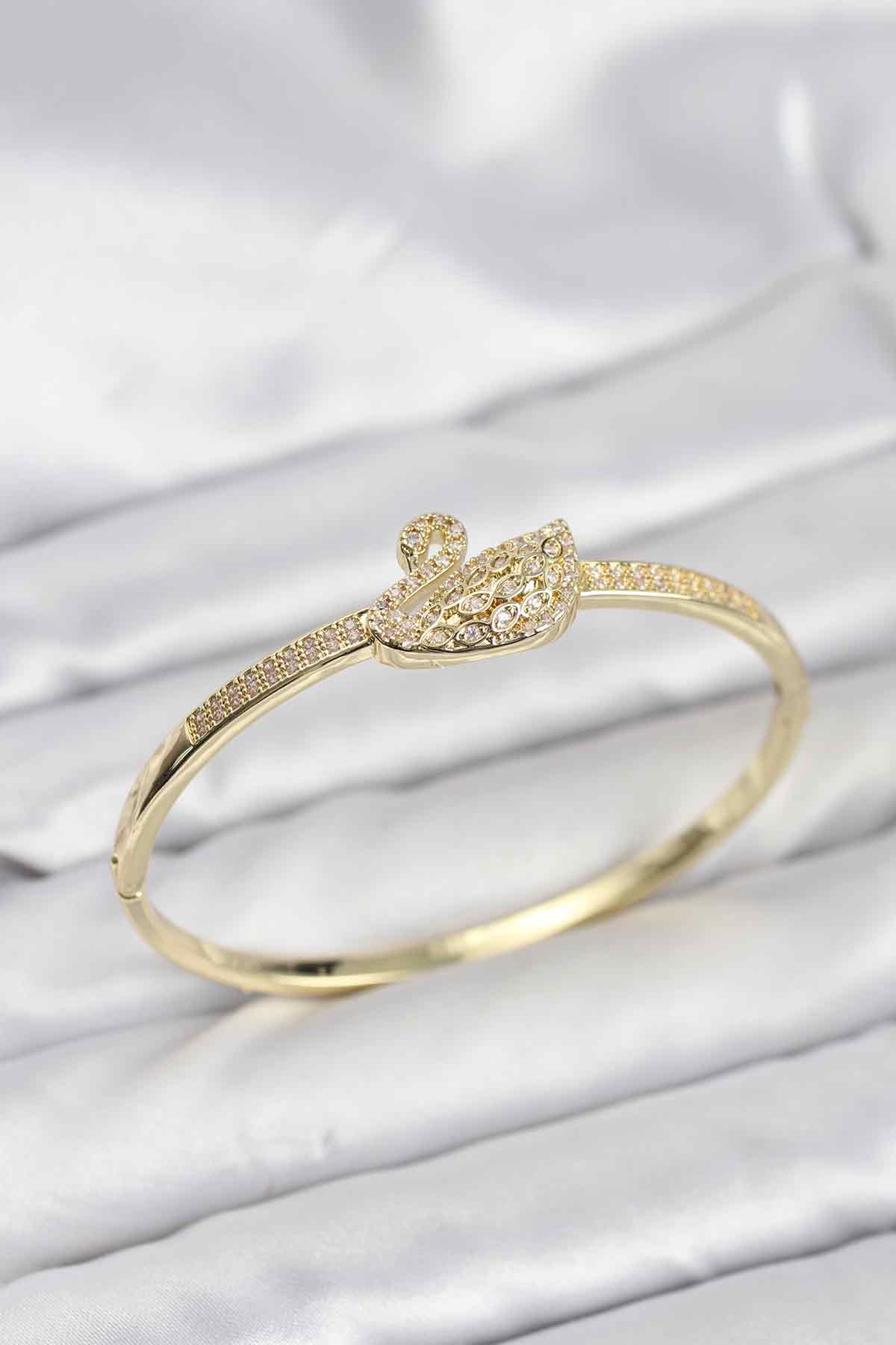 Pirinç Gold Renk Zirkon Taşlı Kuğu Model Kadın Kelepçe Bileklik - Lisinya