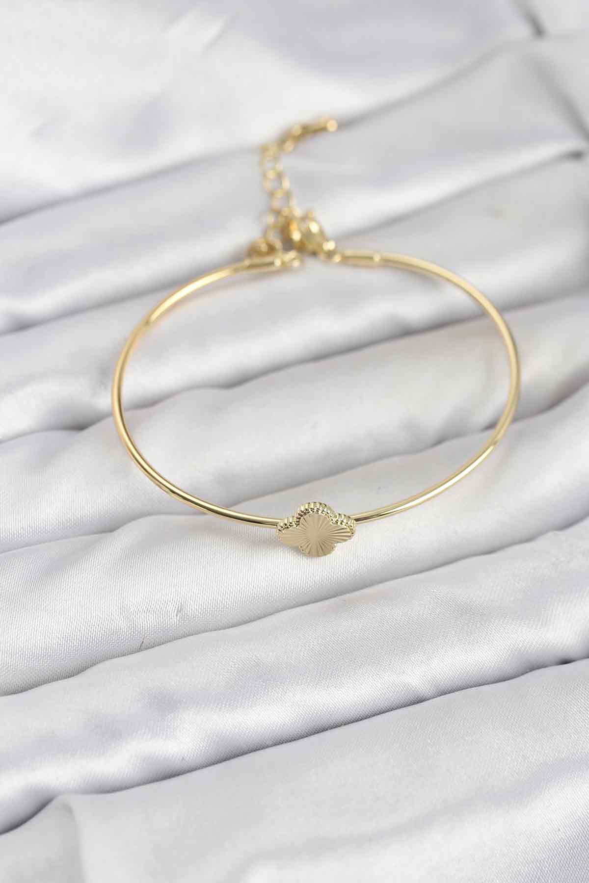 Yonca Model Gold Renk Kadın Bileklik - Lisinya